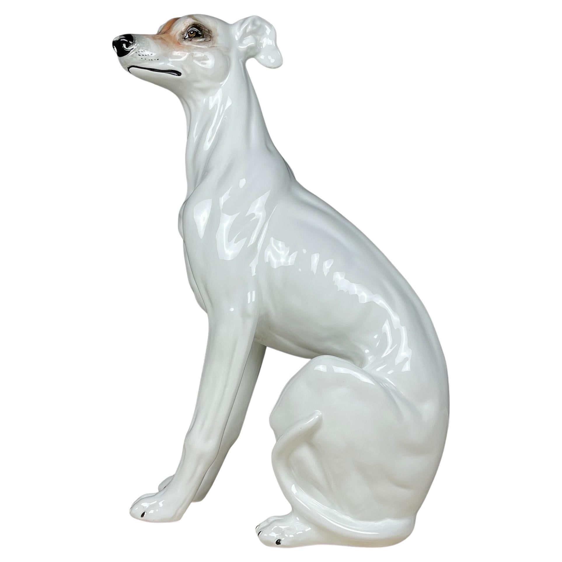 Grande sculpture en céramique d'un chien de Bassano, Italie, années 1980  en vente