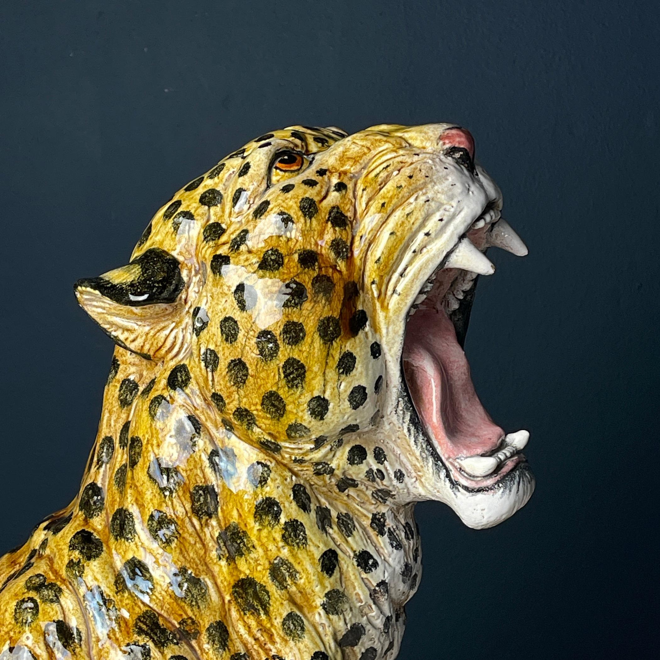 Céramique Grande sculpture de léopard Italie des années 1960  en vente