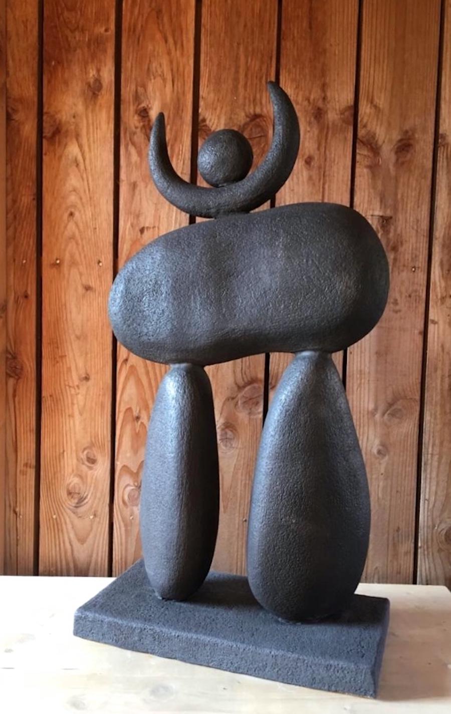 Earthenware Sculpture, one of a kind 2021 creation signed by French ceramicist Dominique Pouchain
Dark patina on gray ceramic / Dimensions : H 82 cm x L 45 cm X L 23 cm.