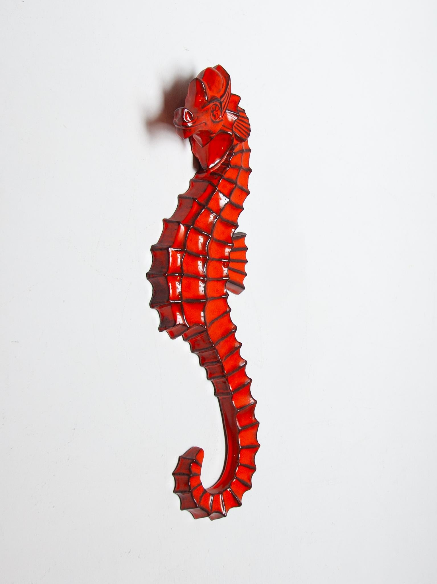 Mid-Century Modern Grande sculpture murale en céramique représentant un hippocampe, André Bayer, 1960, Belgique en vente