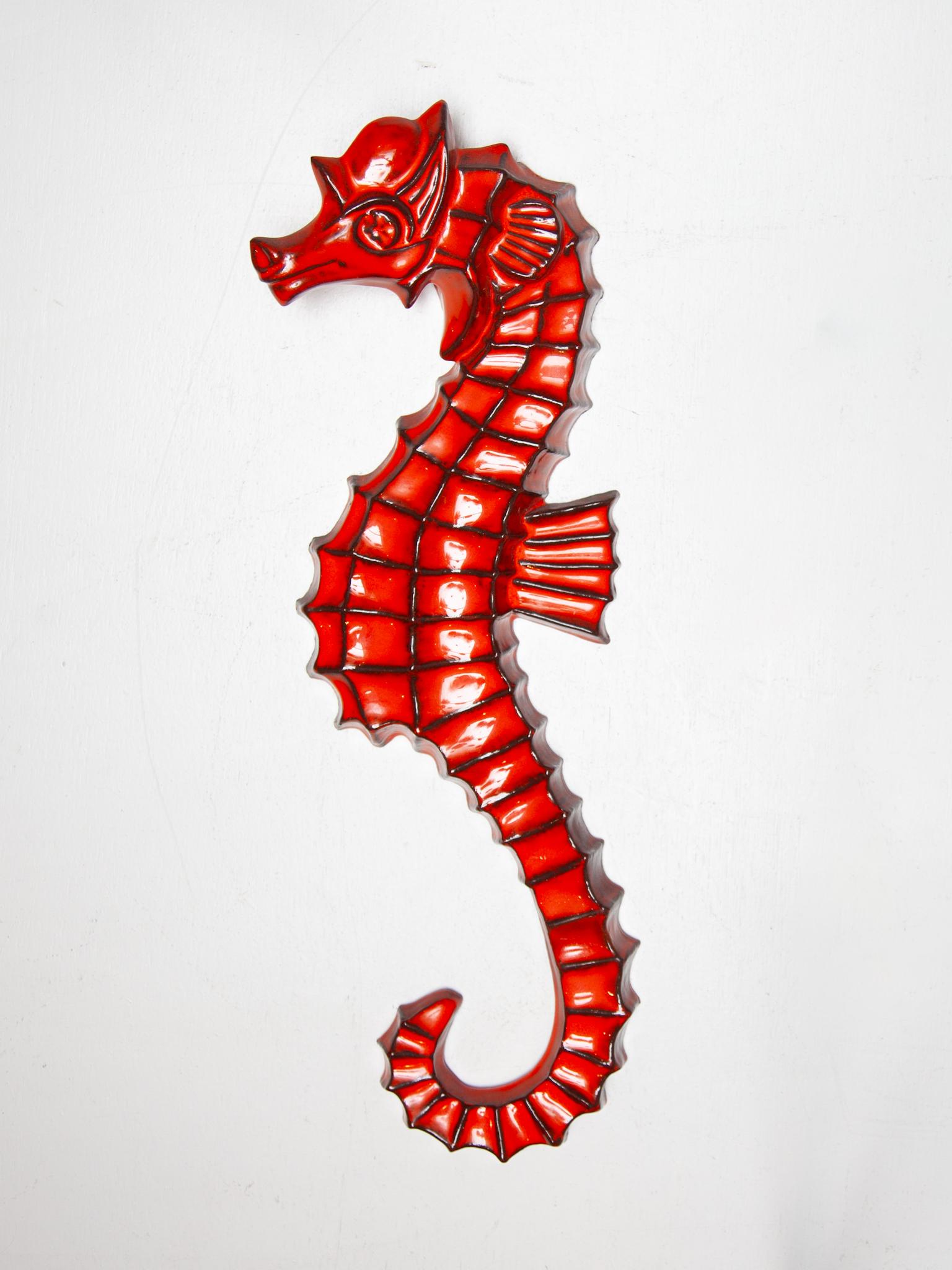 Belge Grande sculpture murale en céramique représentant un hippocampe, André Bayer, 1960, Belgique en vente