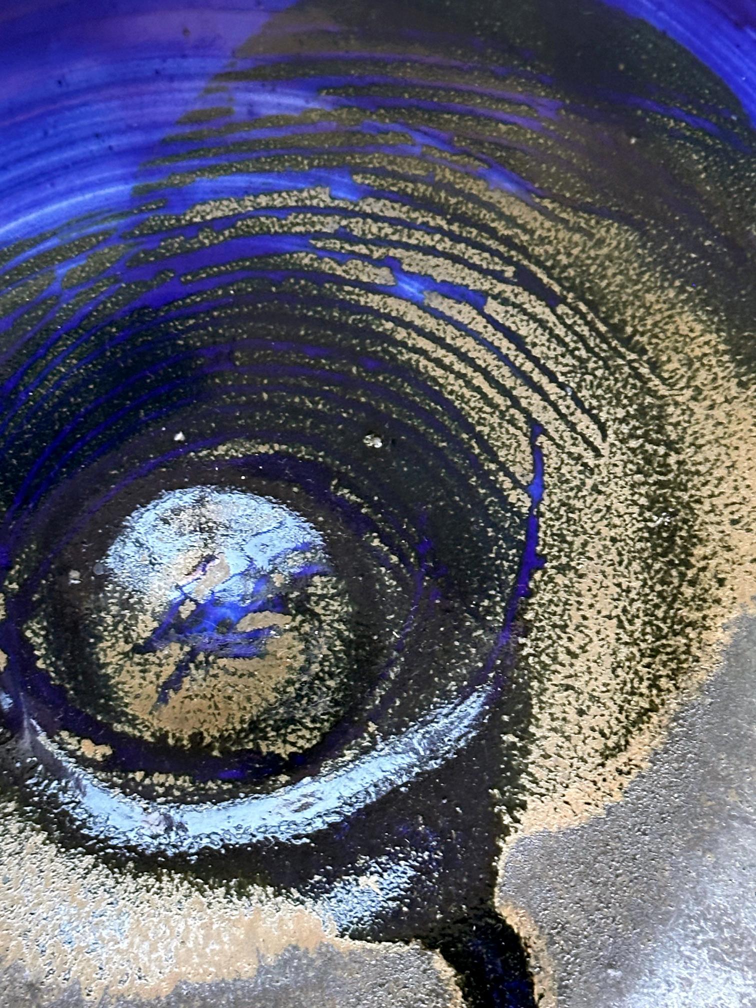 Große, flache Keramikschale mit Brillantblauer Glasur von Toshiko Takaezu im Angebot 6