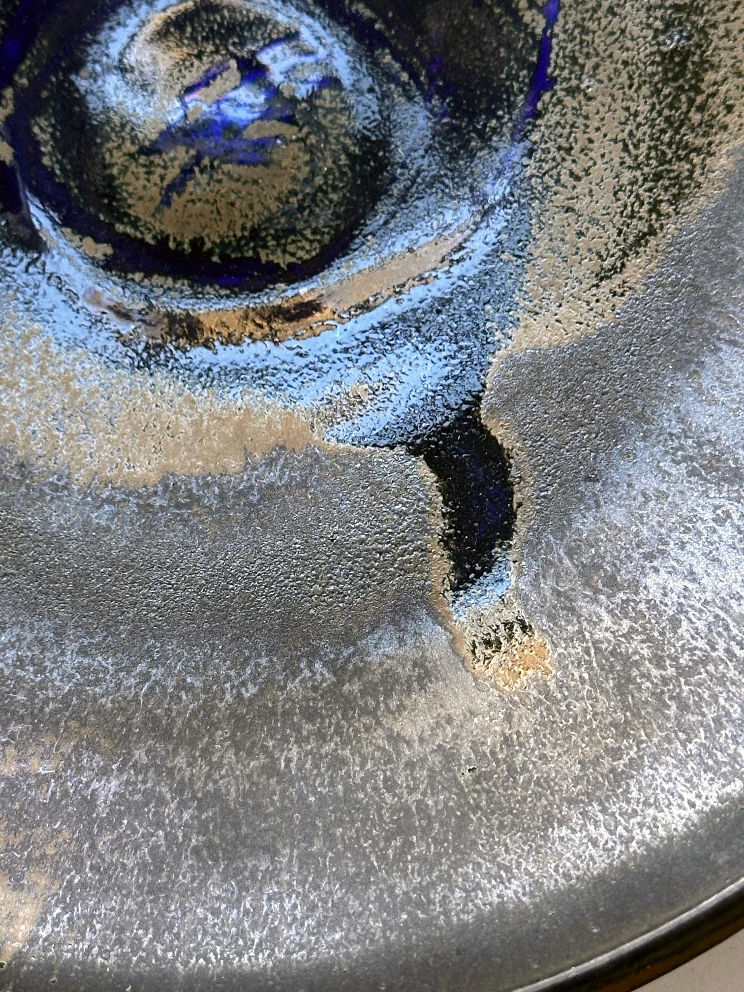 Große, flache Keramikschale mit Brillantblauer Glasur von Toshiko Takaezu im Angebot 8