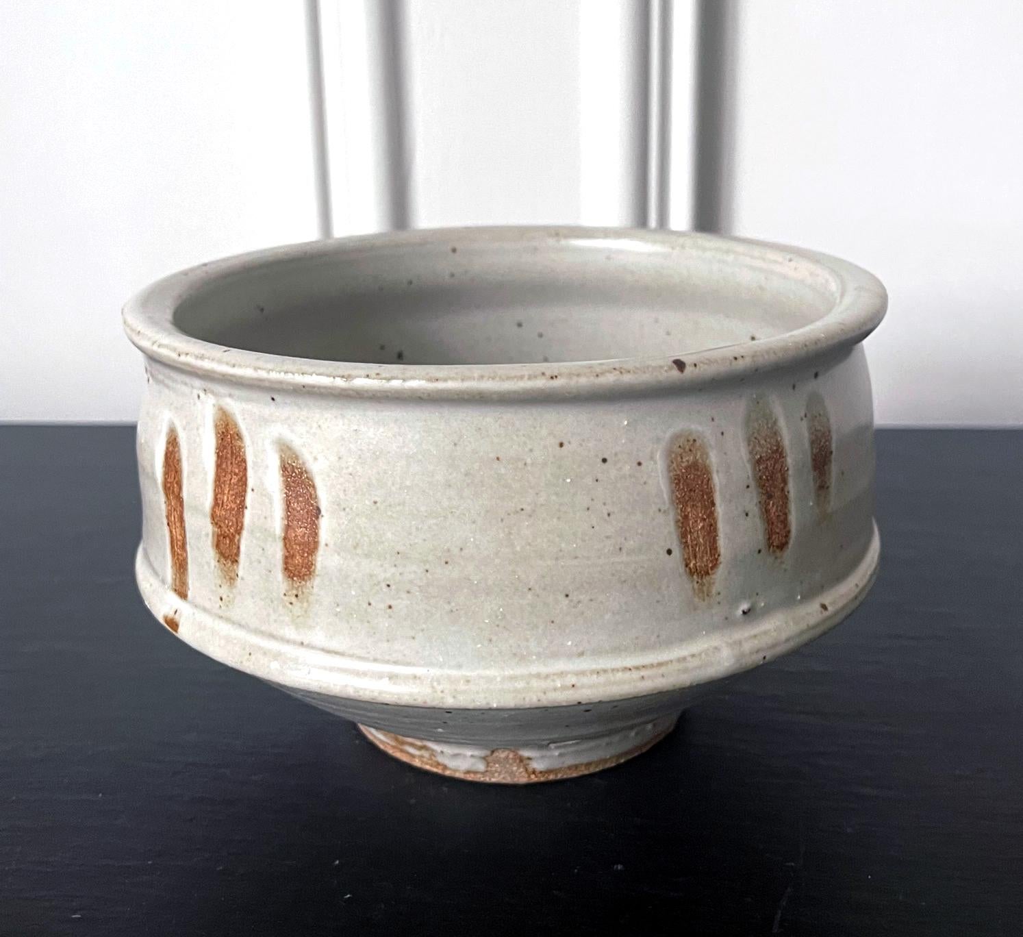 20th Century Large Ceramic Stoneware Bowl in Shino Style by Warren Mackenzie For Sale