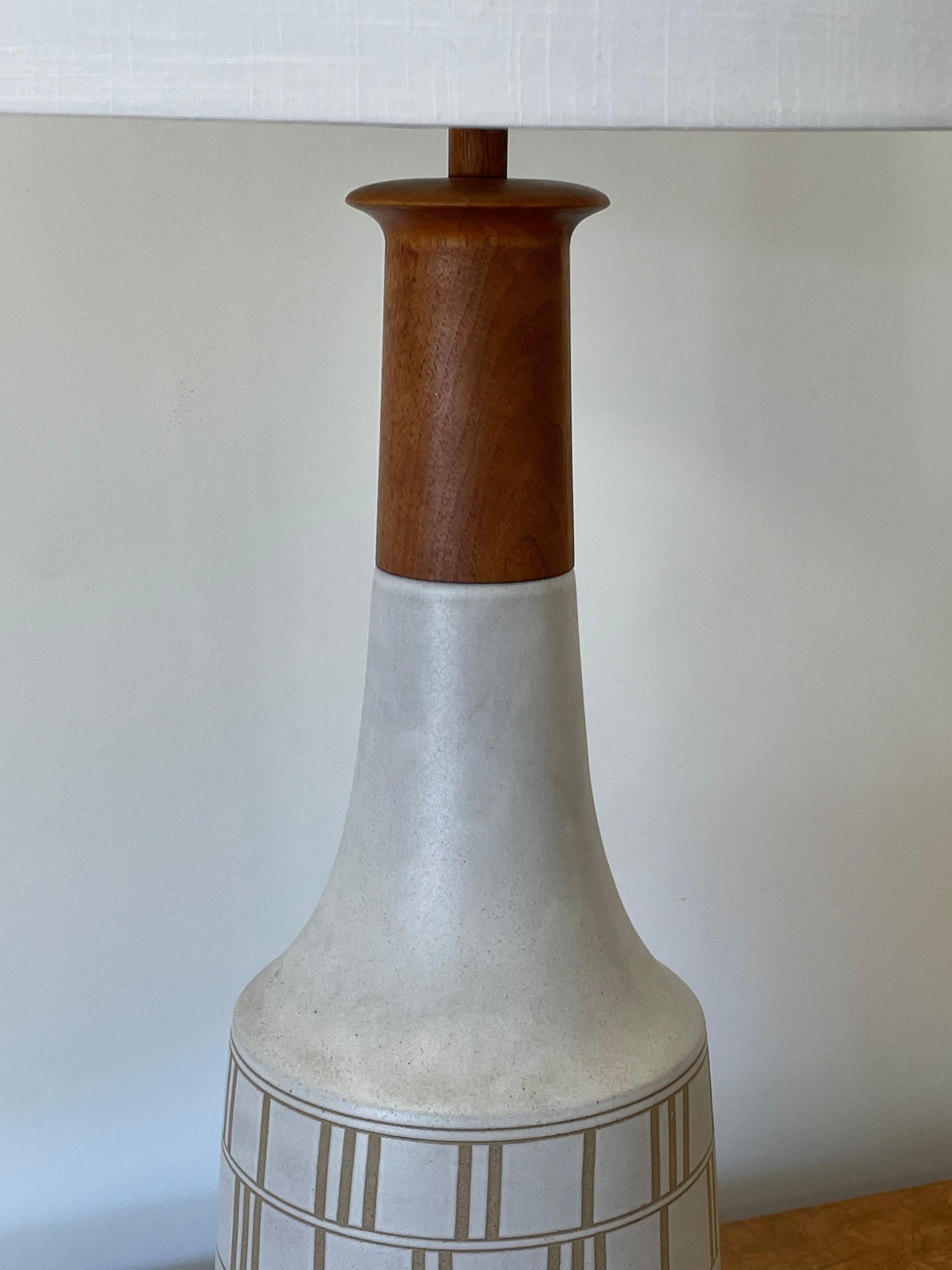 large neutral table lamp