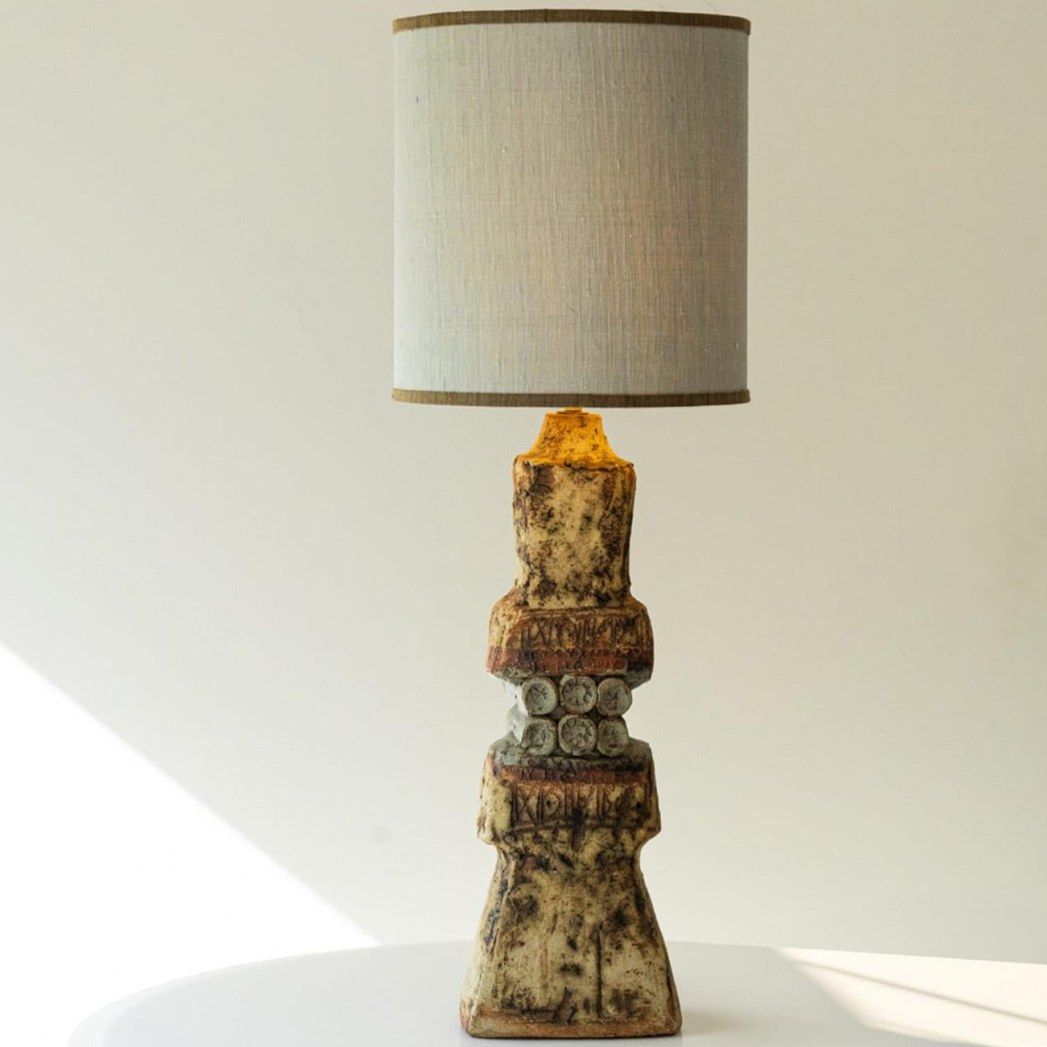 Large Ceramic Table Lamp by B. Rooke, New Lampshade by R. Houben, 1970 In condizioni buone in vendita a Rijssen, NL