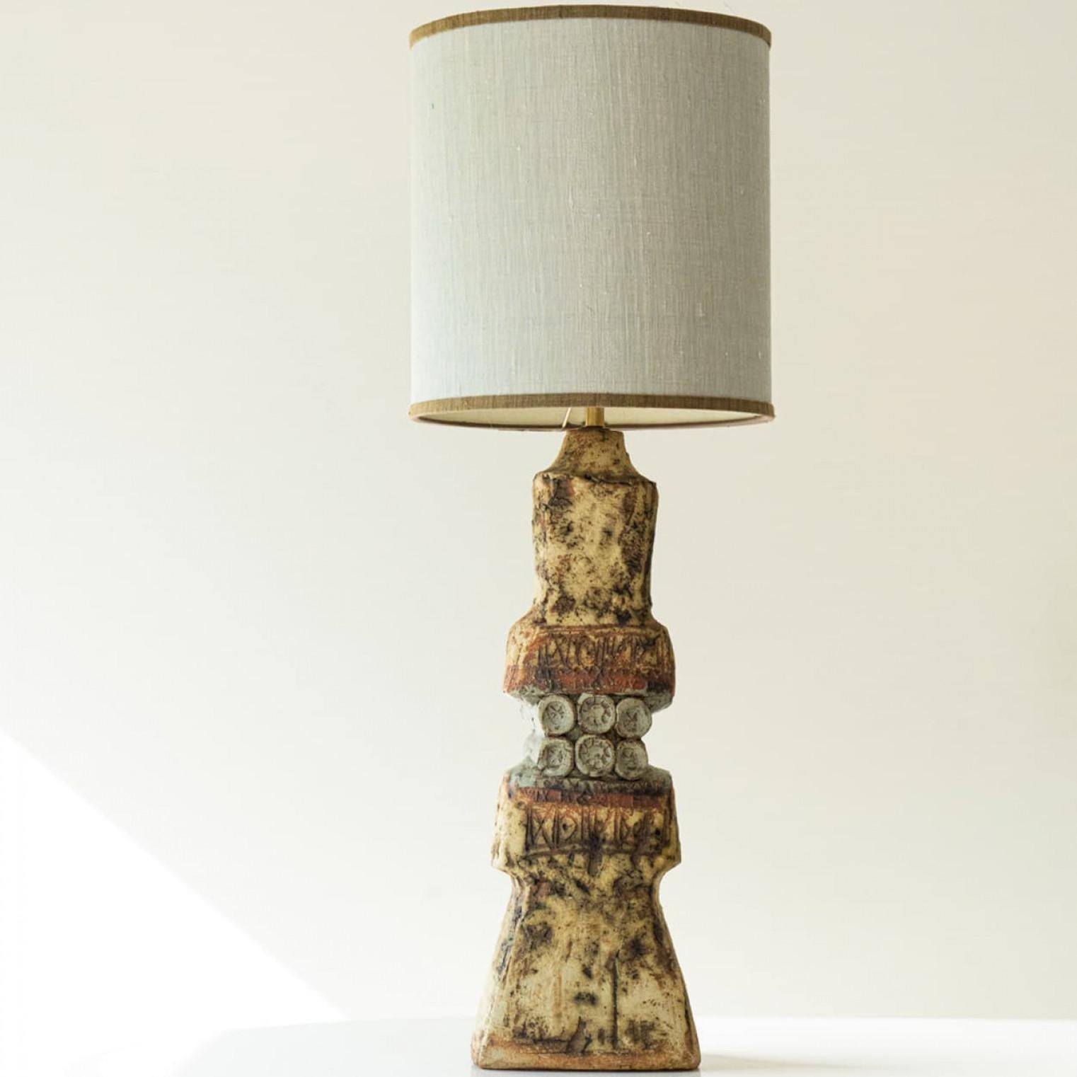 Große Keramik-Tischlampe von B. Rooke, Neuer Lampenschirm von R. Houben, 1970 im Angebot 1