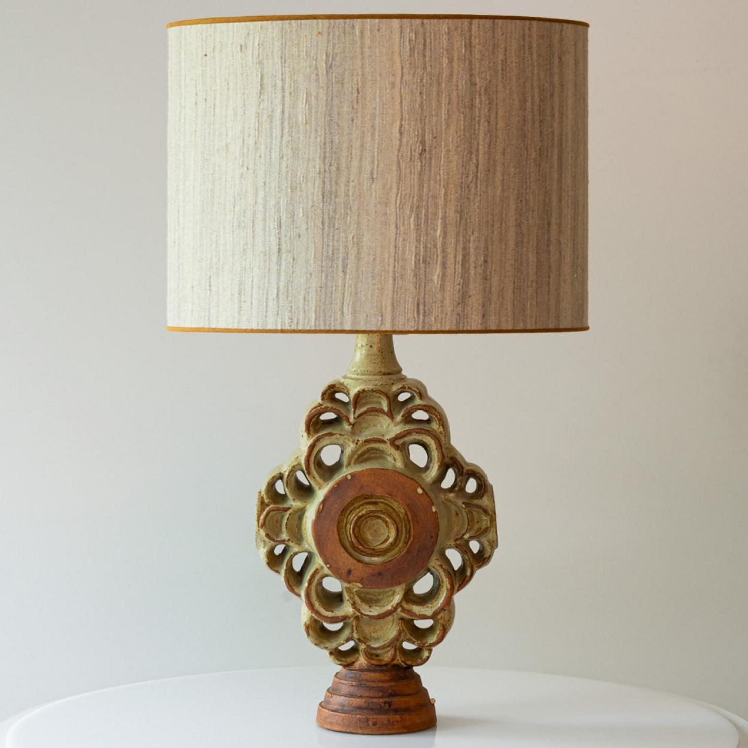 Mid-Century Modern Large Ceramic Table Lamp by B. Rooke, New Oval Lampshade by R. Houben, 1970 For Sale
