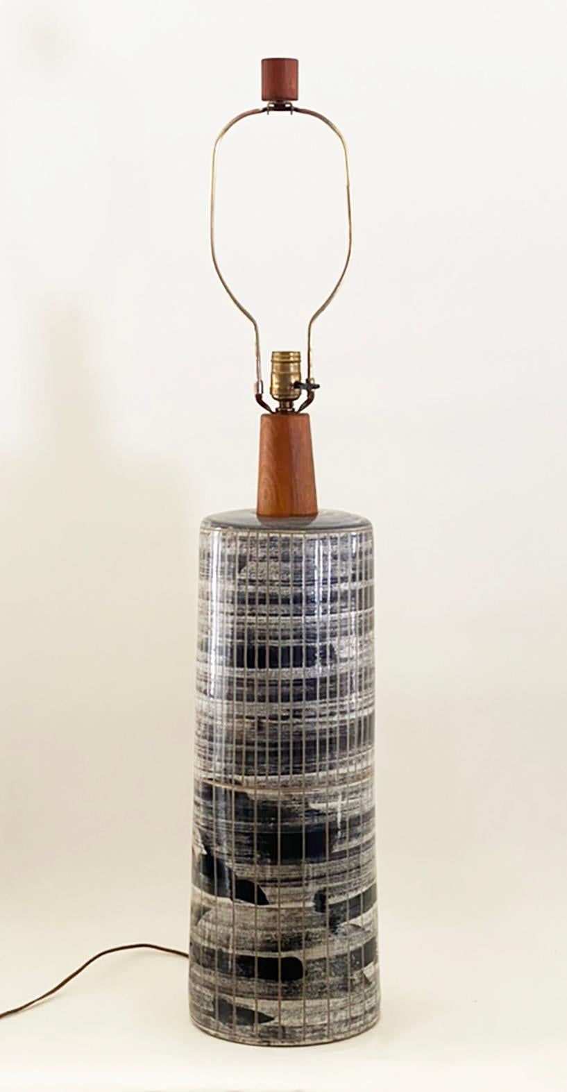 Mid-Century Modern Large Ceramic Table Lamp by Gordon & Jane Martz for Marshall Studios For Sale