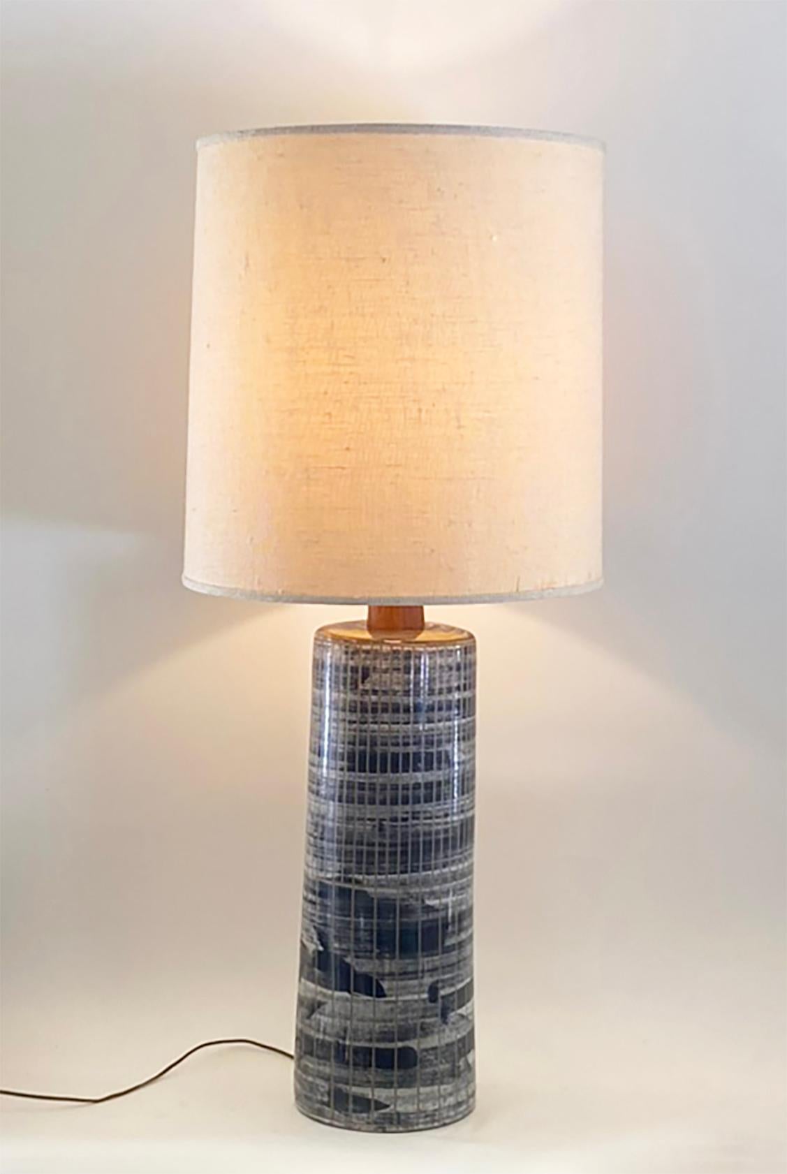 Large Ceramic Table Lamp by Gordon & Jane Martz for Marshall Studios In Good Condition For Sale In Minneapolis, MN