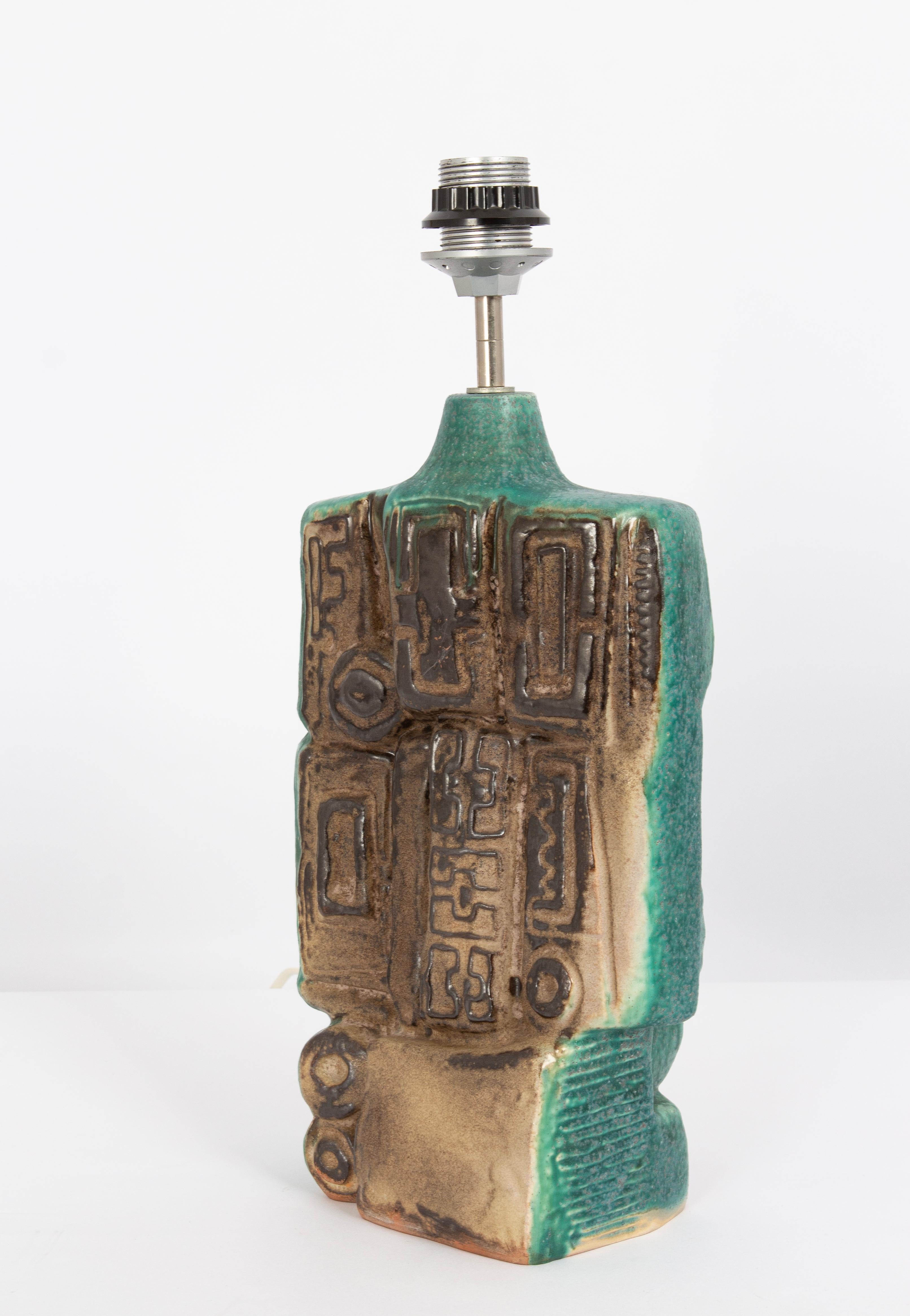 Inglese Grande lampada da tavolo in ceramica disegnata da Bernard Rooke, Inghilterra, anni '60 in vendita