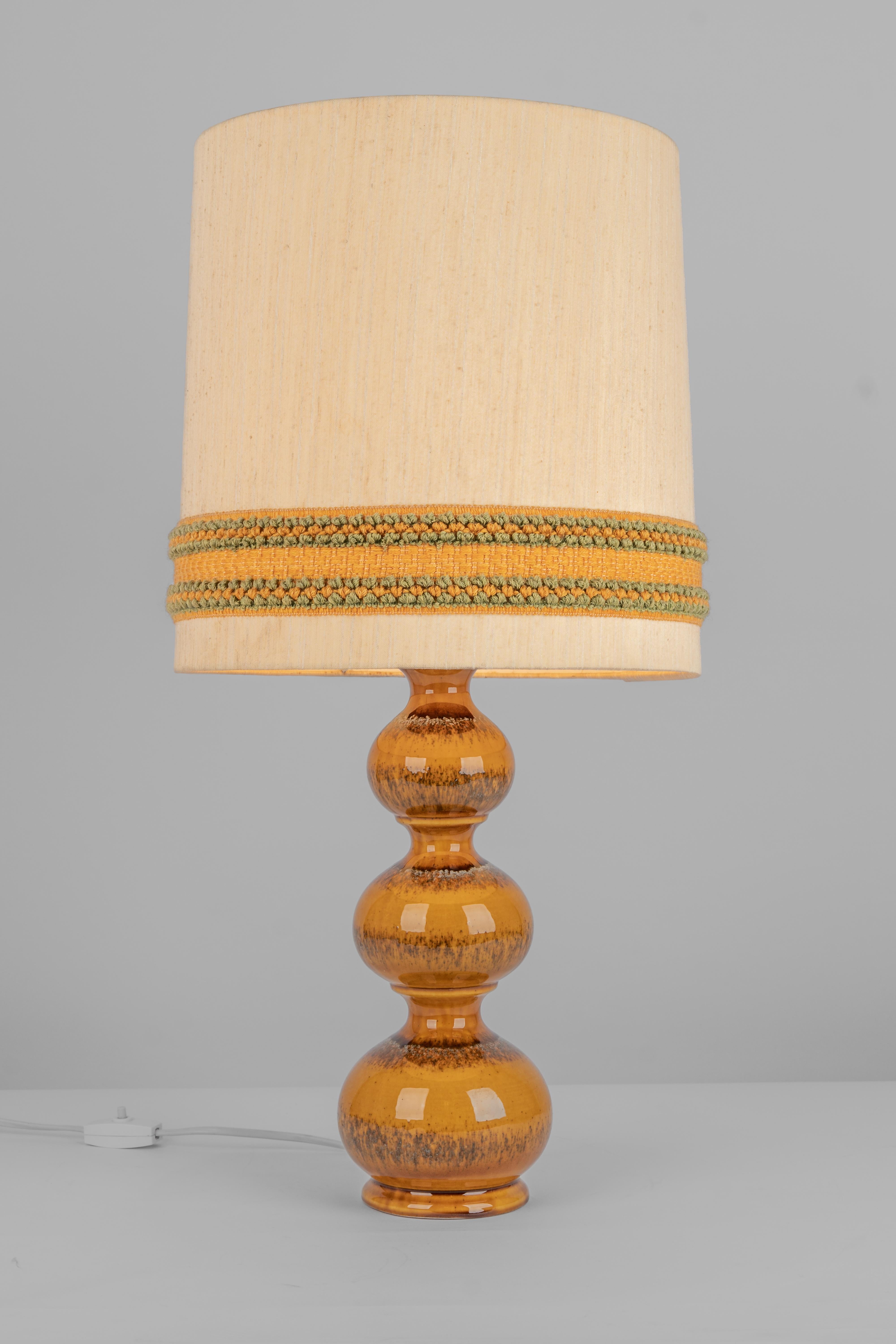 Large Ceramic Table Lamp Designed by Kaiser, Germany, 1970s In Good Condition In Aachen, NRW