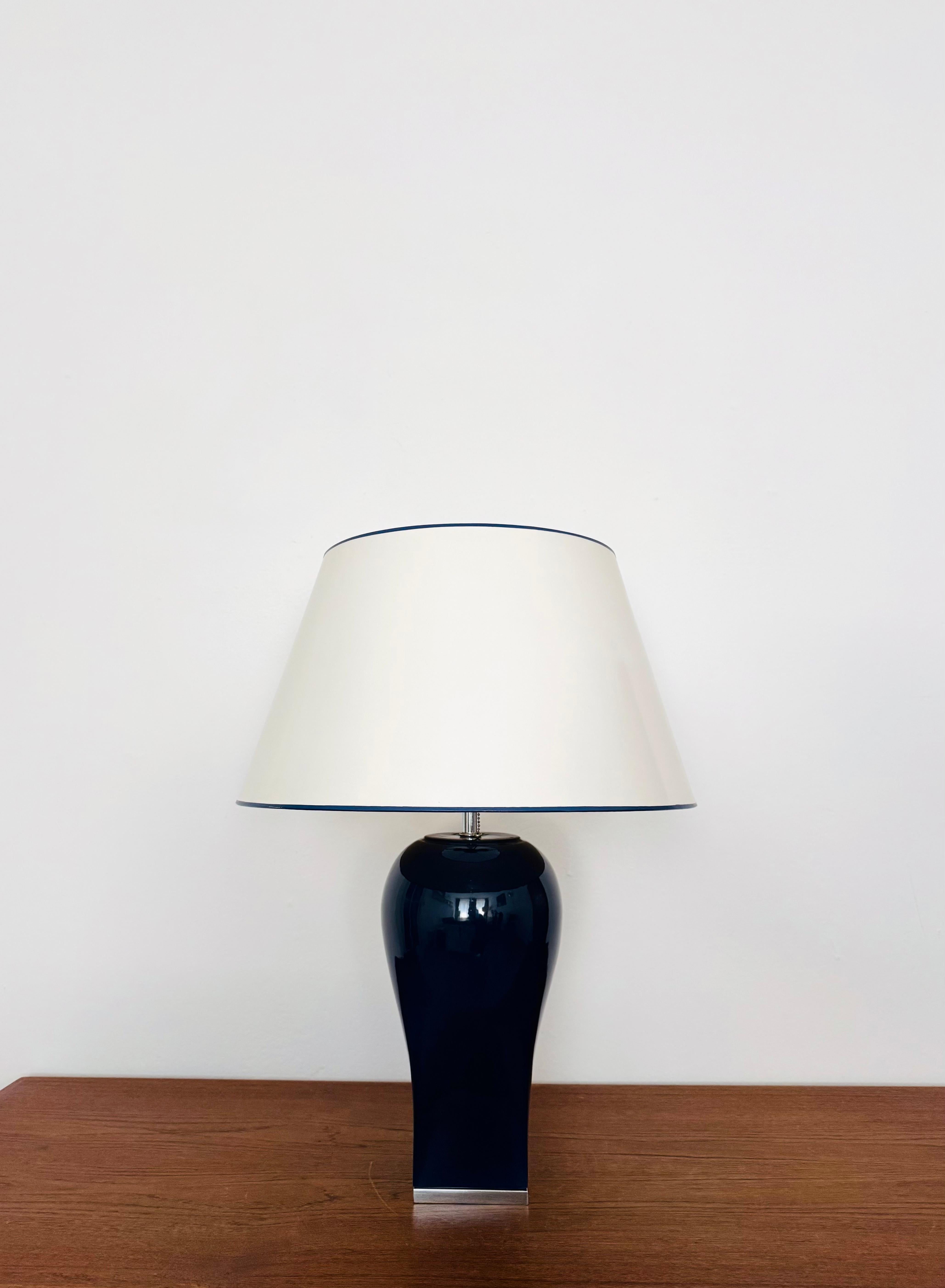 Allemand Grande lampe de table en céramique en vente