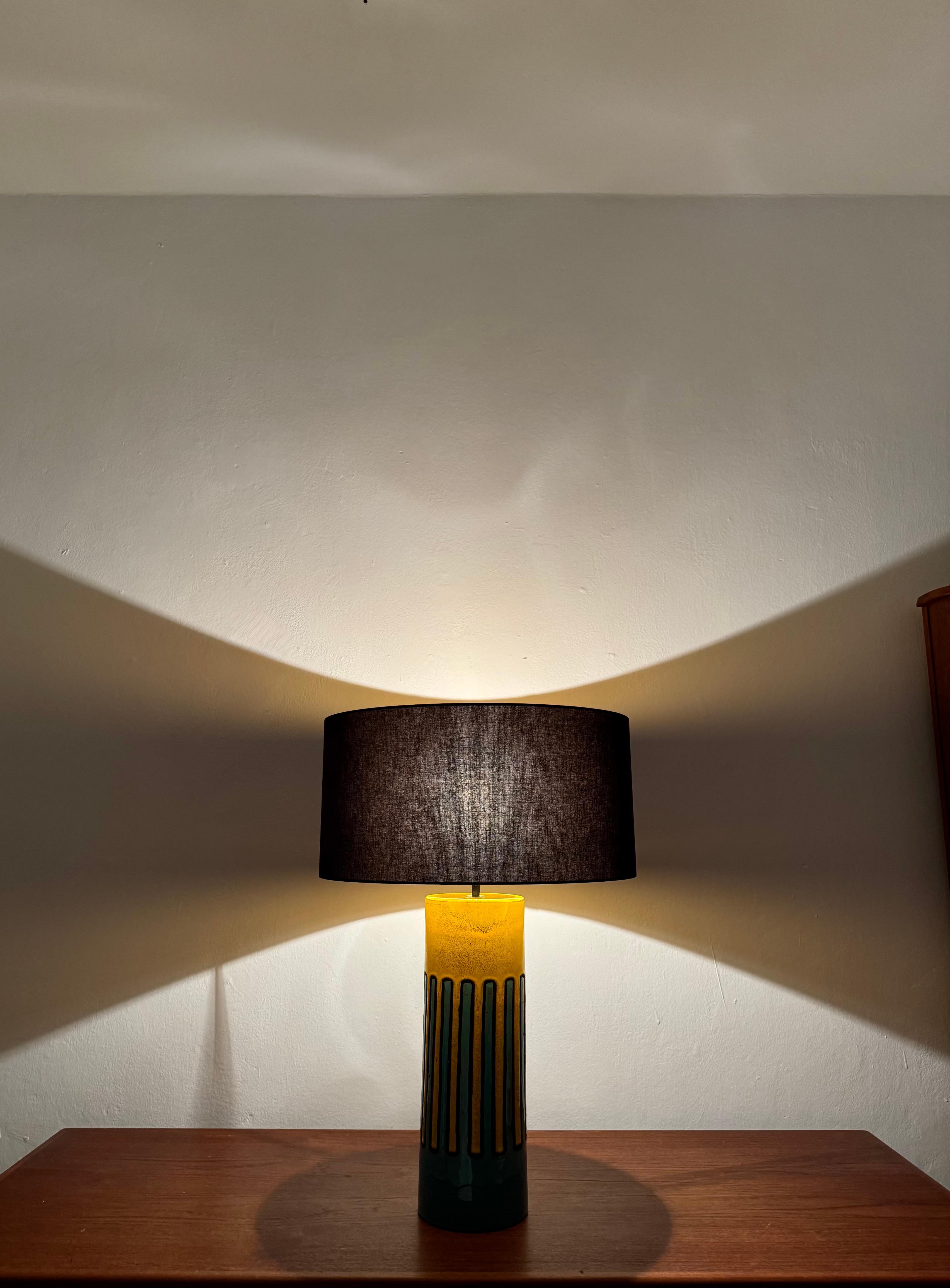 Ceramica Lampada da tavolo grande in ceramica in vendita