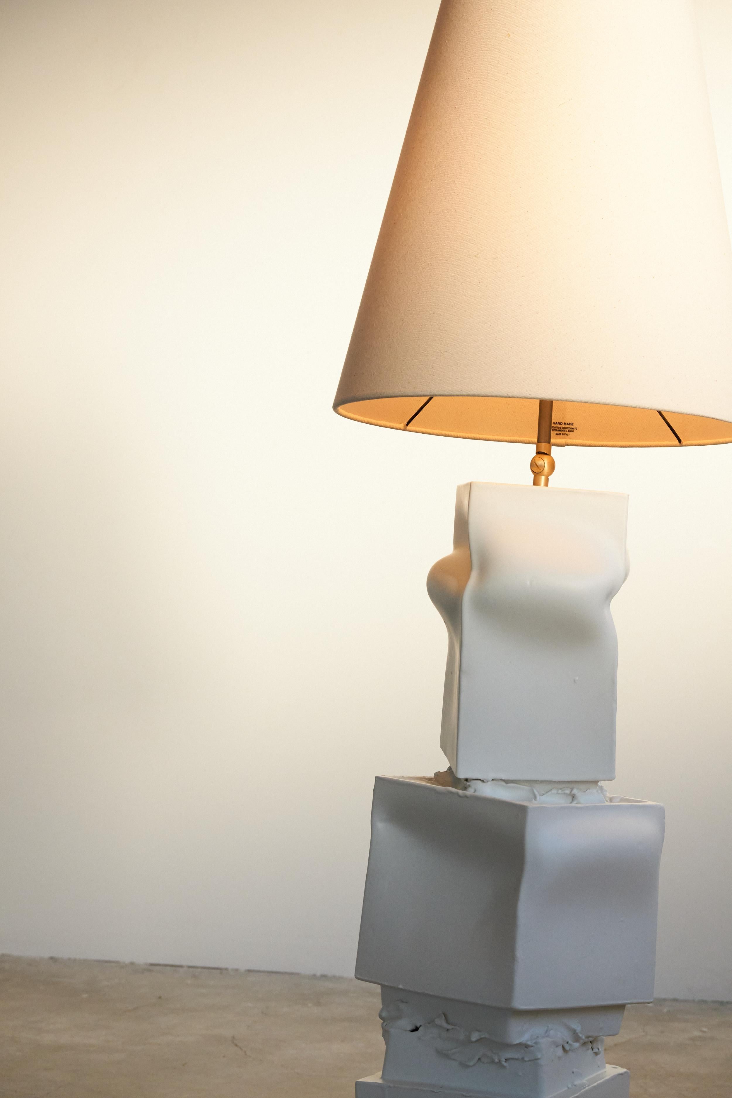 Lampada da tavolo grande in ceramica Nude Peach. Prodotto in Italia in vendita 4
