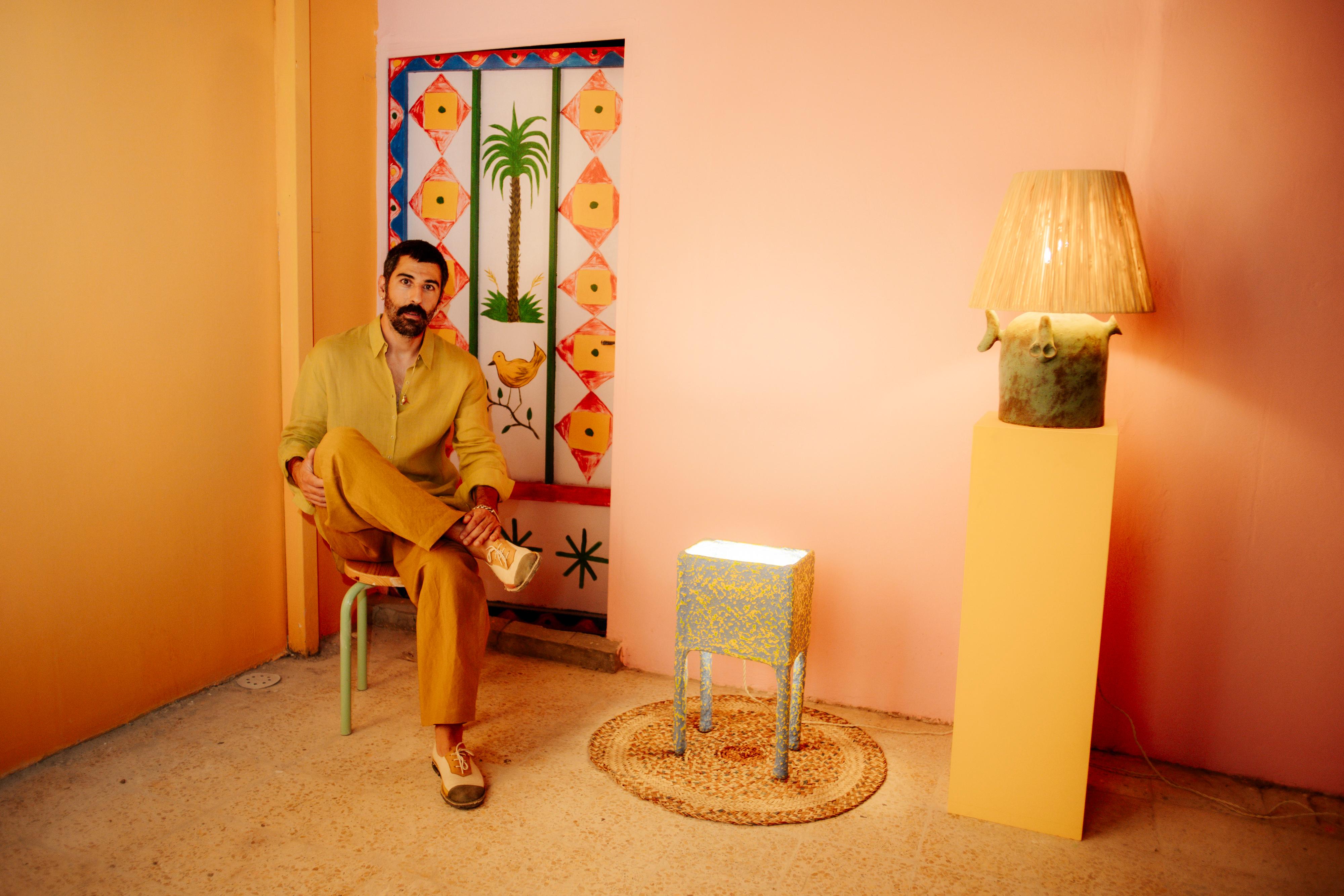 Bronze Grande lampe de table en céramique Abat-jour en raphia vert bronze - Gandul en vente