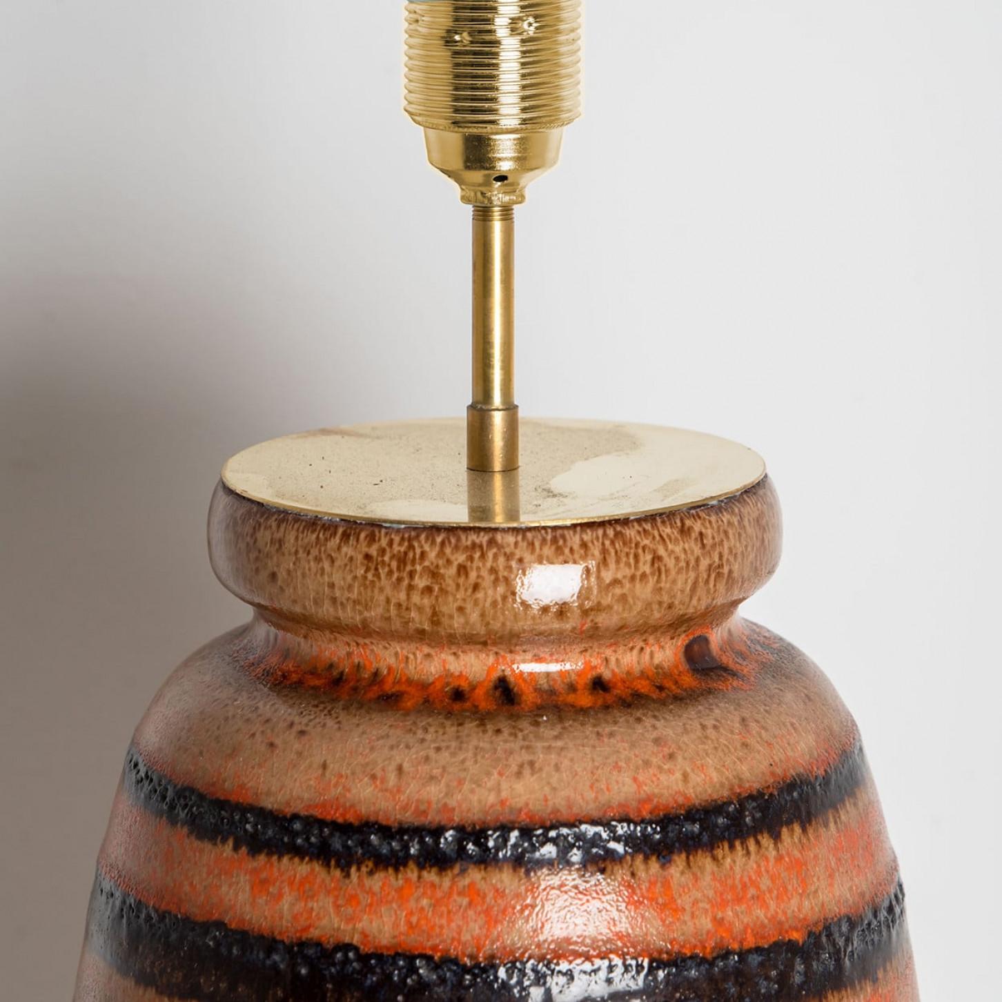 Grande lampada da tavolo in ceramica con paralume personalizzato di René Houben In condizioni buone in vendita a Rijssen, NL