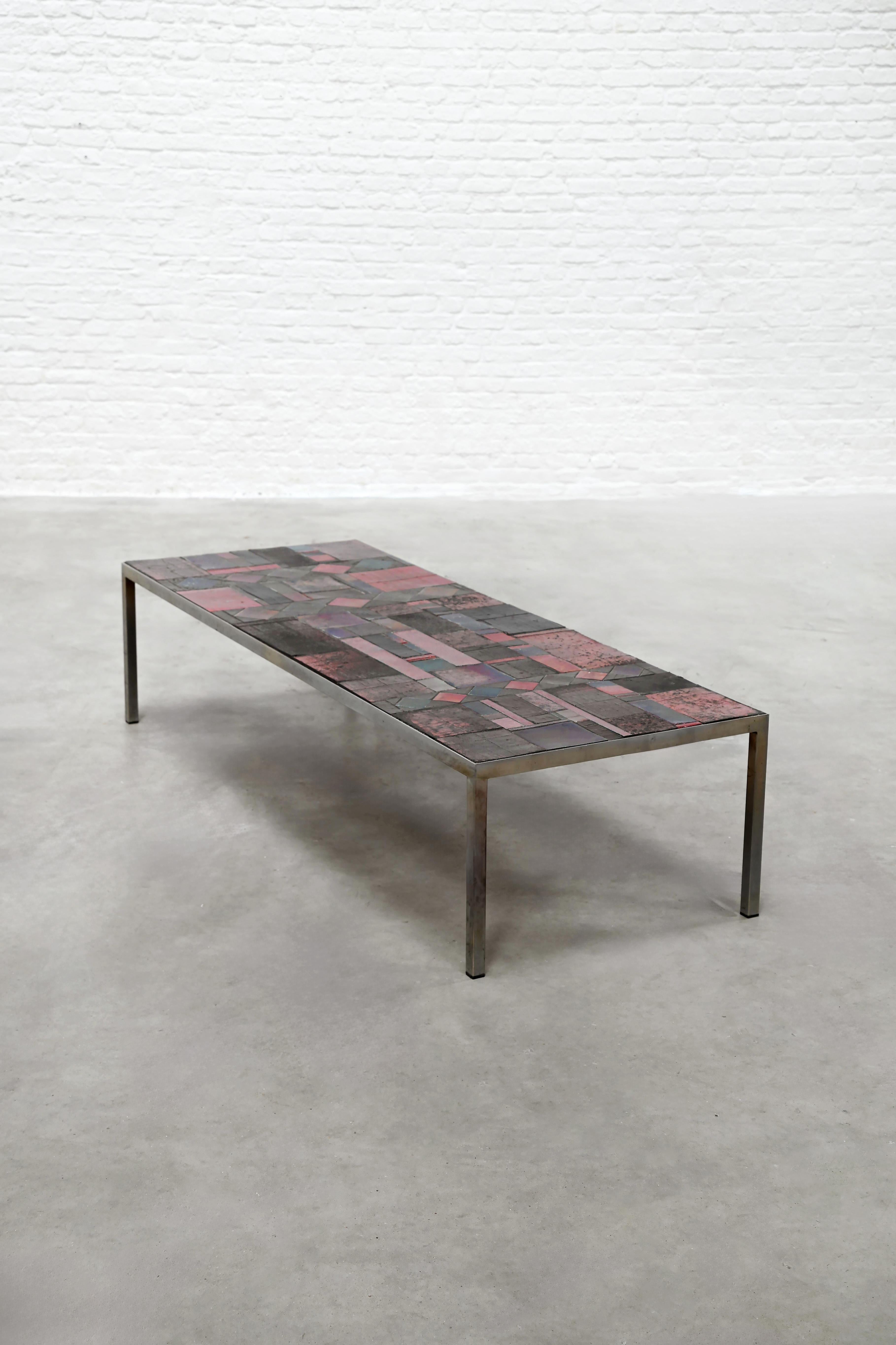 Mesa baja grande de cerámica de Pia Manu, hecha a mano, Bélgica Años 60 Cerámico en venta