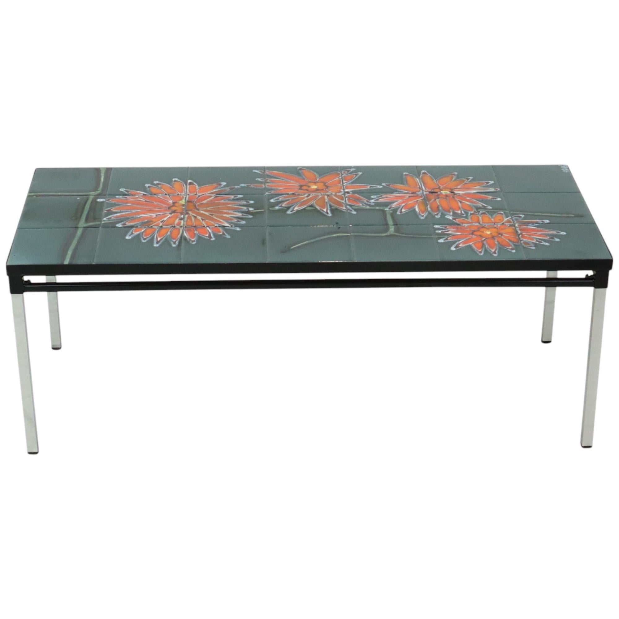 Großer Keramikfliesentisch Adri Belarti Orange Blumen abstrakt 109cm (Glasiert) im Angebot