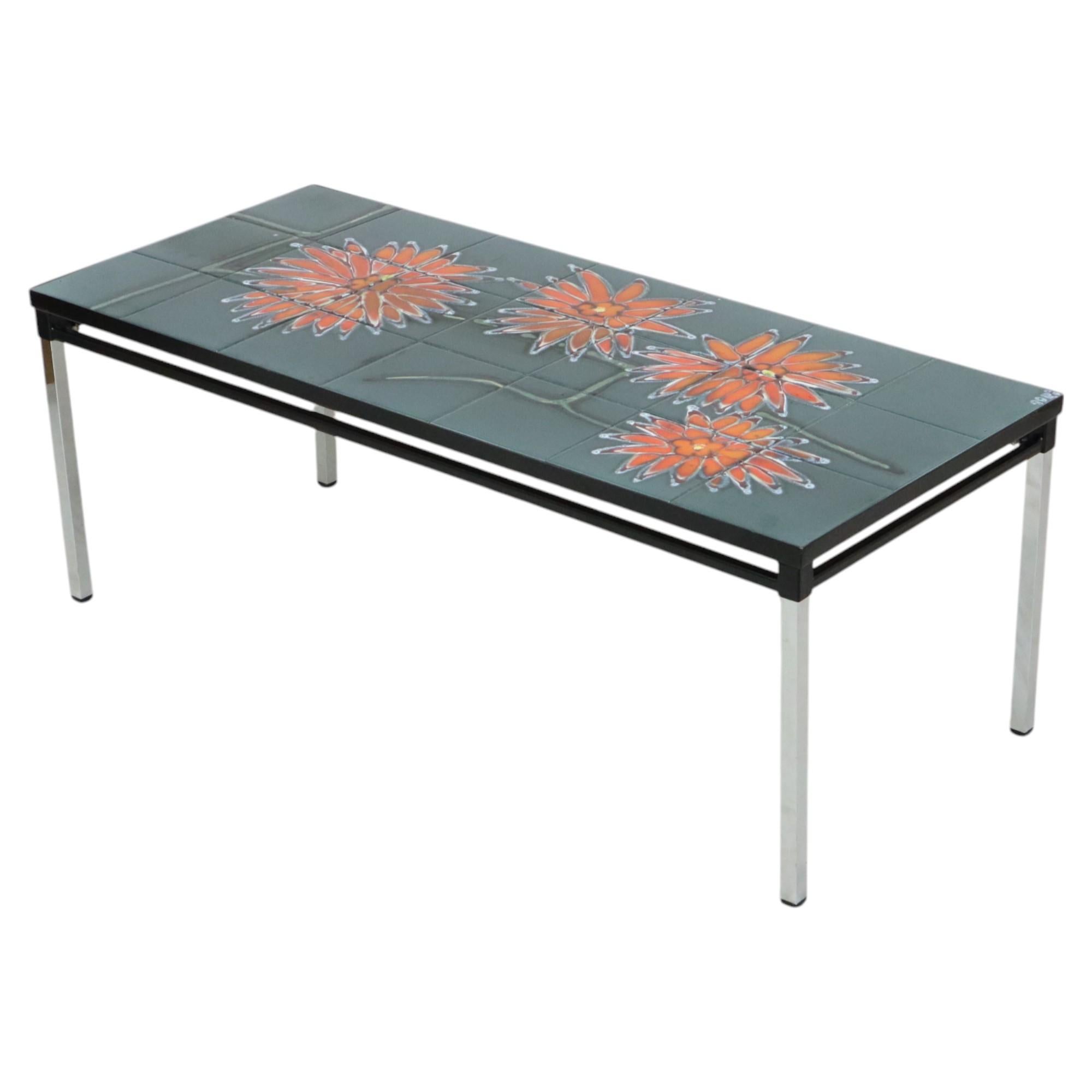 Großer Keramikfliesentisch Adri Belarti Orange Blumen abstrakt 109cm im Zustand „Gut“ im Angebot in Poperinge, BE