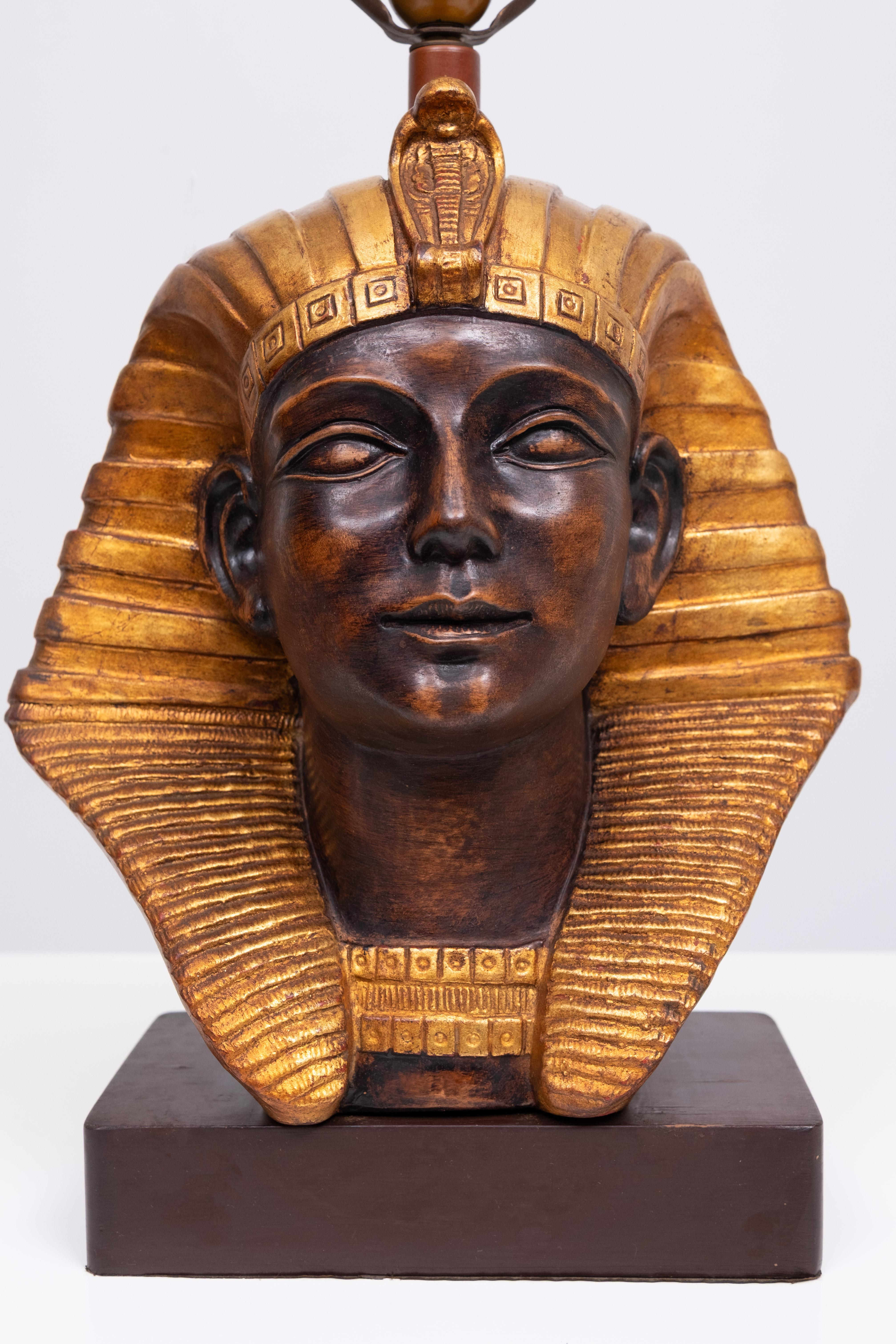 Großer keramischer Toetanchamon  Tischlampen 1970er Jahre im Angebot 2