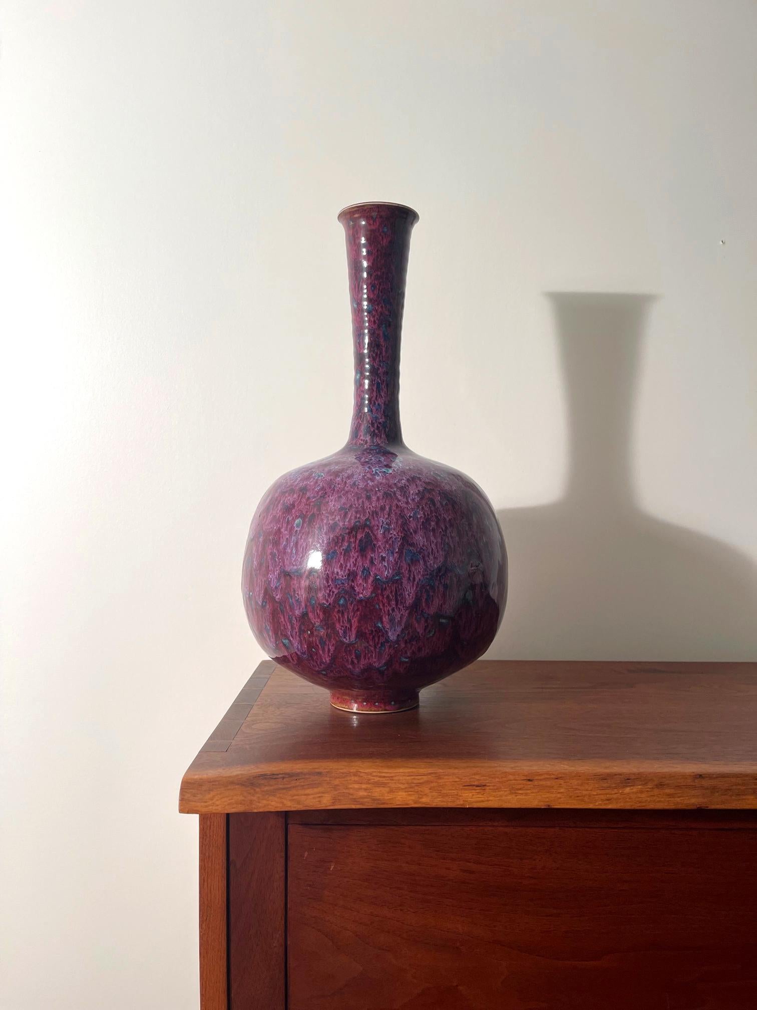 Grand vase en céramique du frère Thomas Bezanson en vente 3