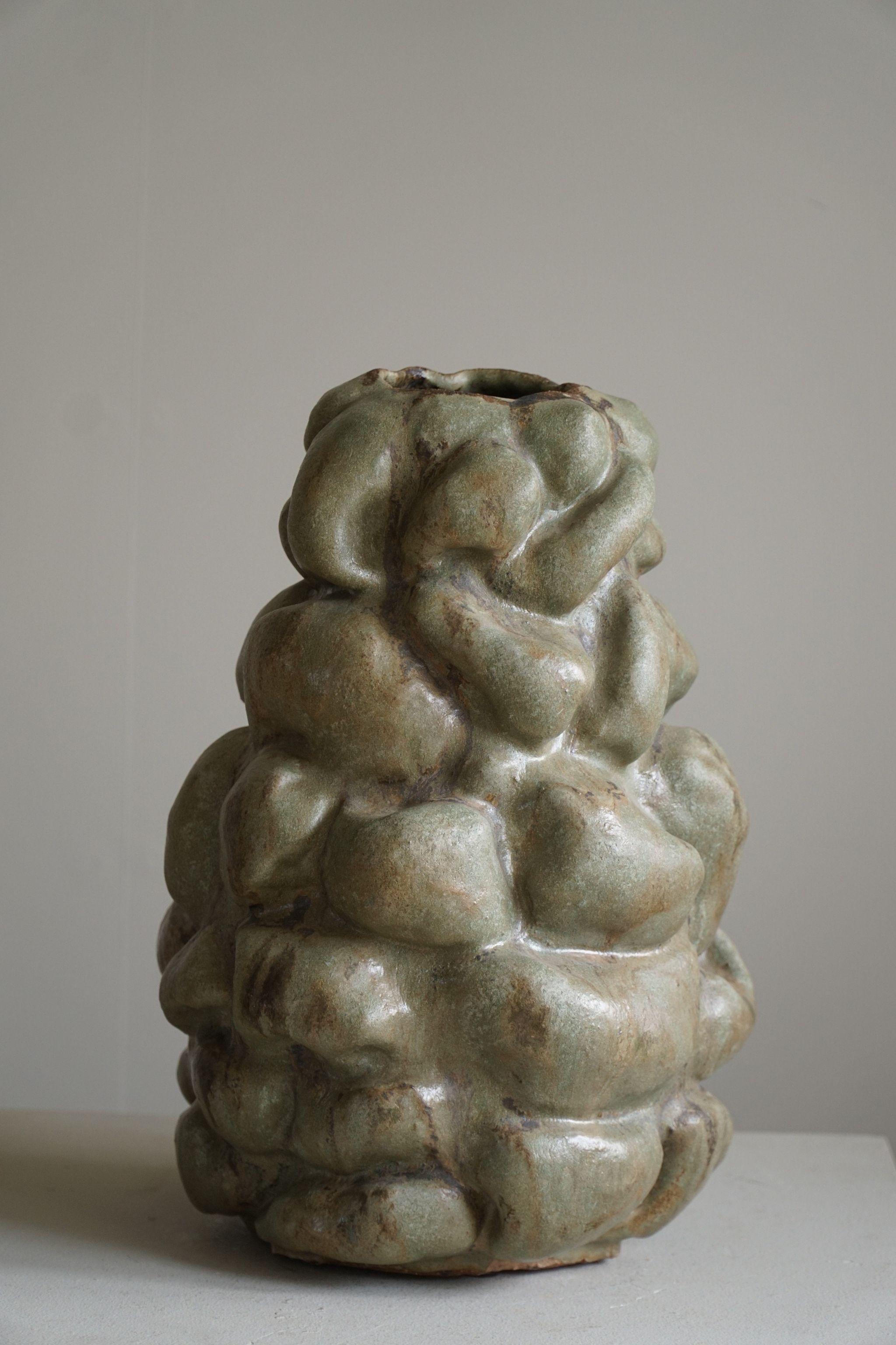 Grand vase en céramique de l'artiste danois Ole Victor, 2021 en vente 3