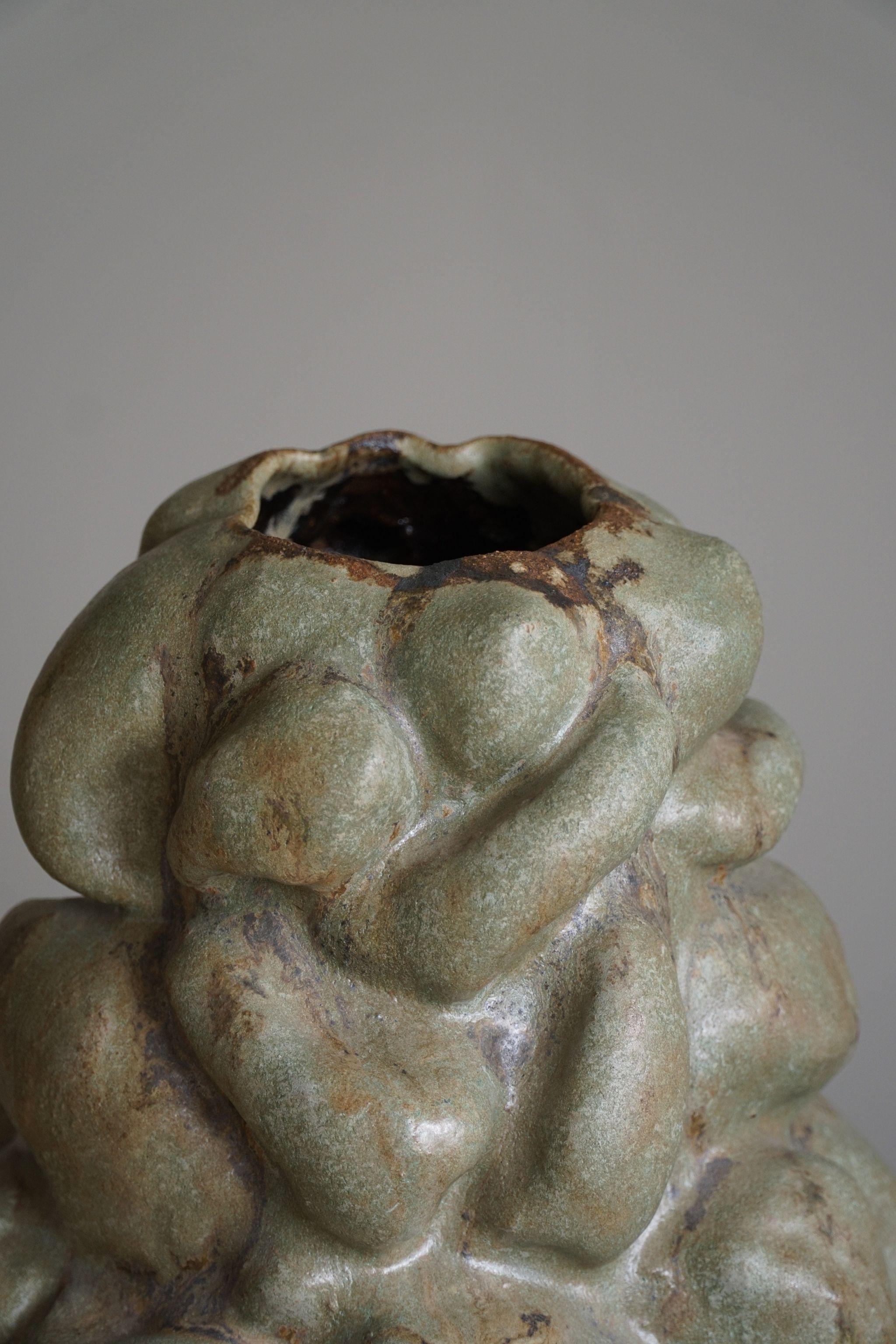 Grand vase en céramique de l'artiste danois Ole Victor, 2021 Excellent état - En vente à Odense, DK