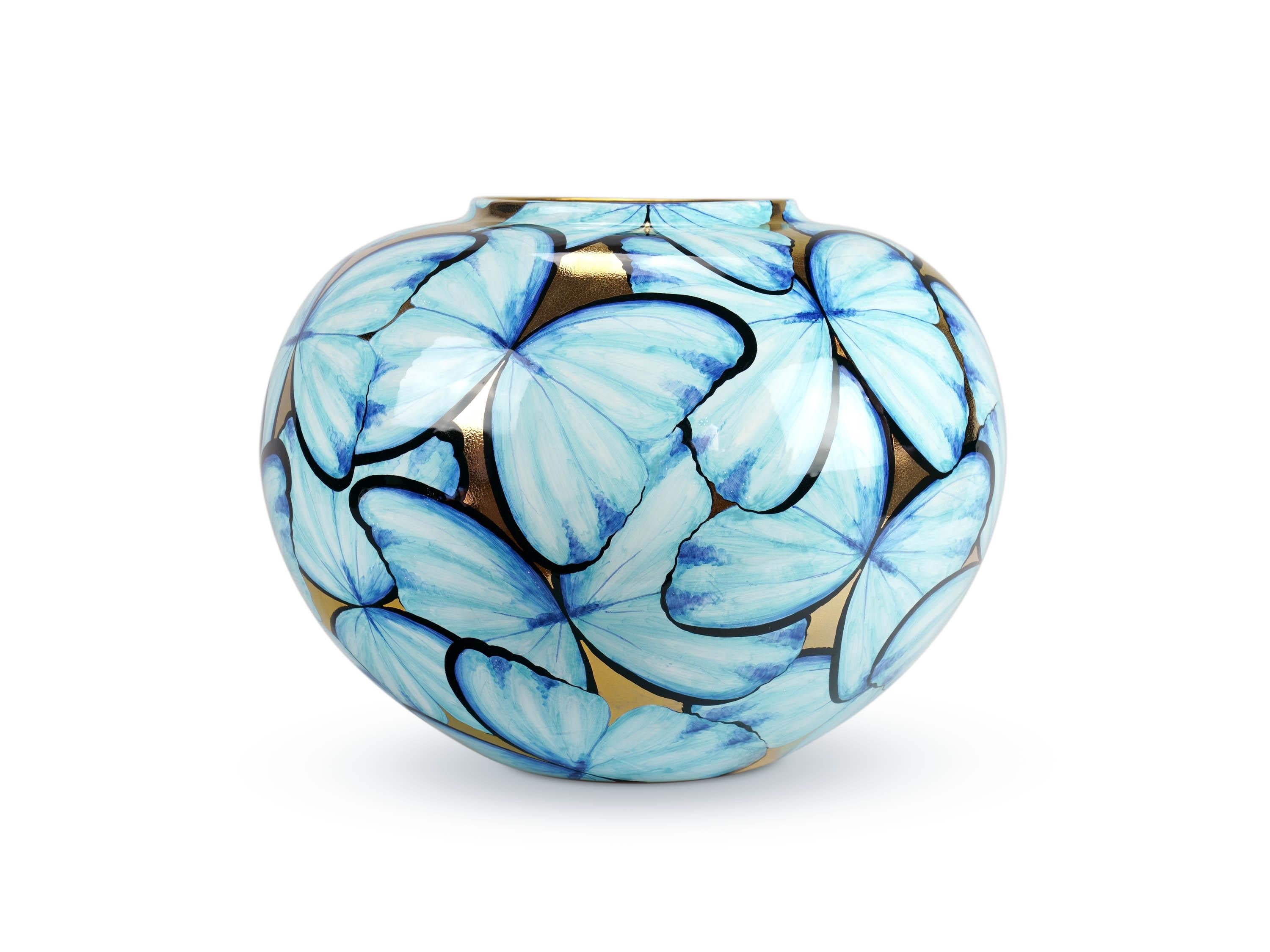Grand vase en céramique bleu clair peint à la main, Lustre en or 24 carats, Italie en vente 2