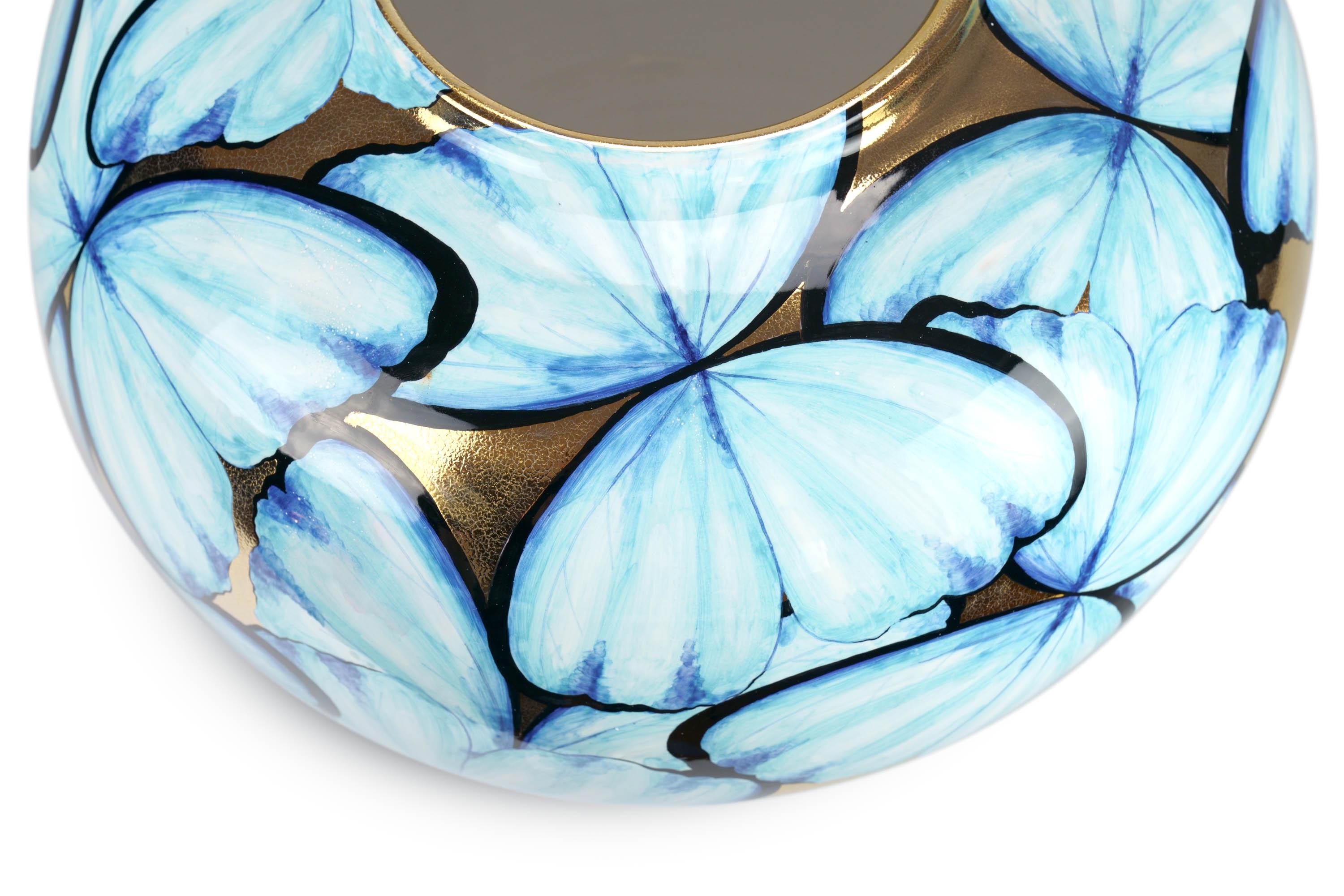 Grand vase en céramique bleu clair peint à la main, Lustre en or 24 carats, Italie en vente 7