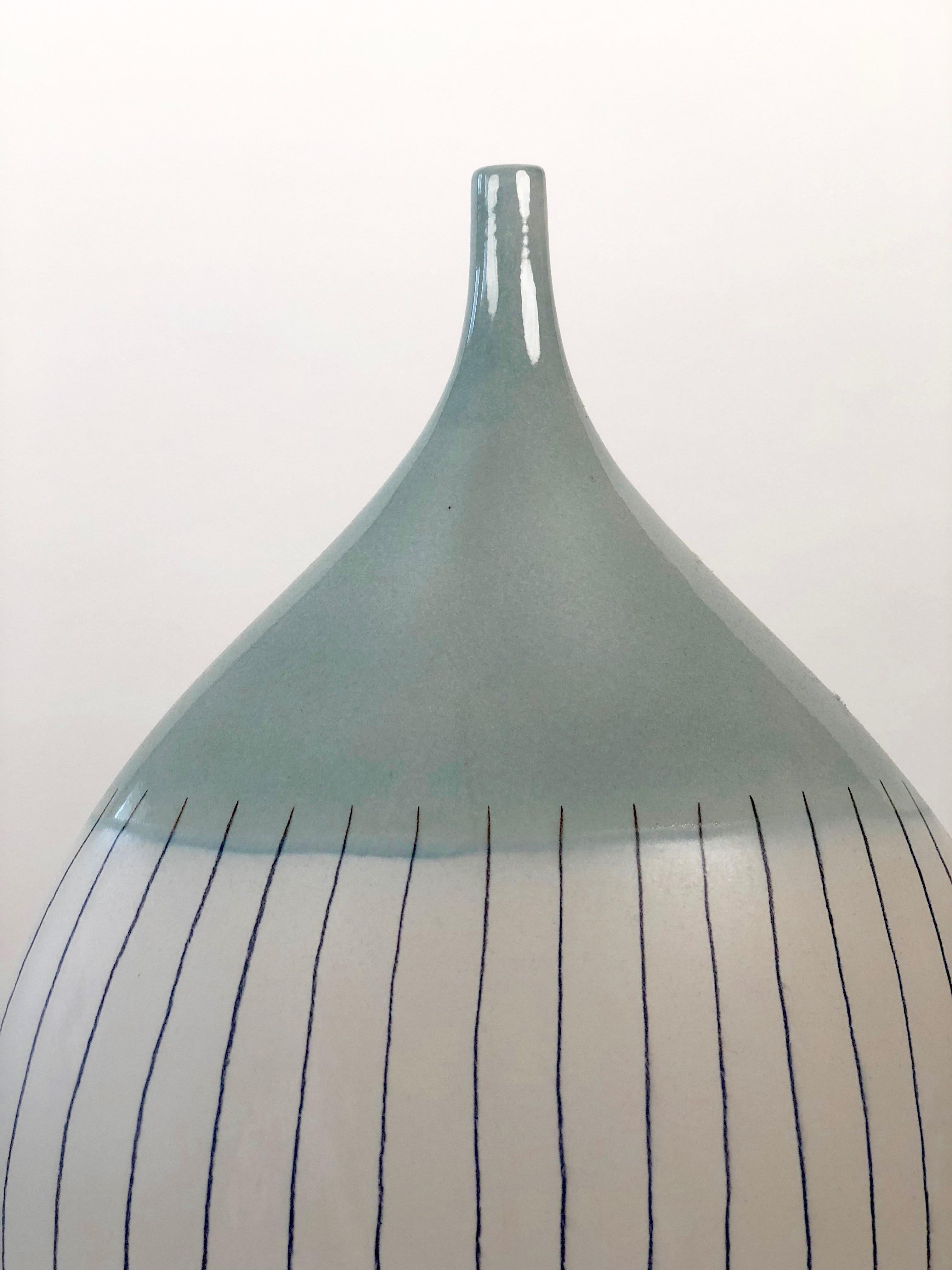 Große Vase aus Keramik im minimalistischen Stil der 60er Jahre (Tschechisch) im Angebot