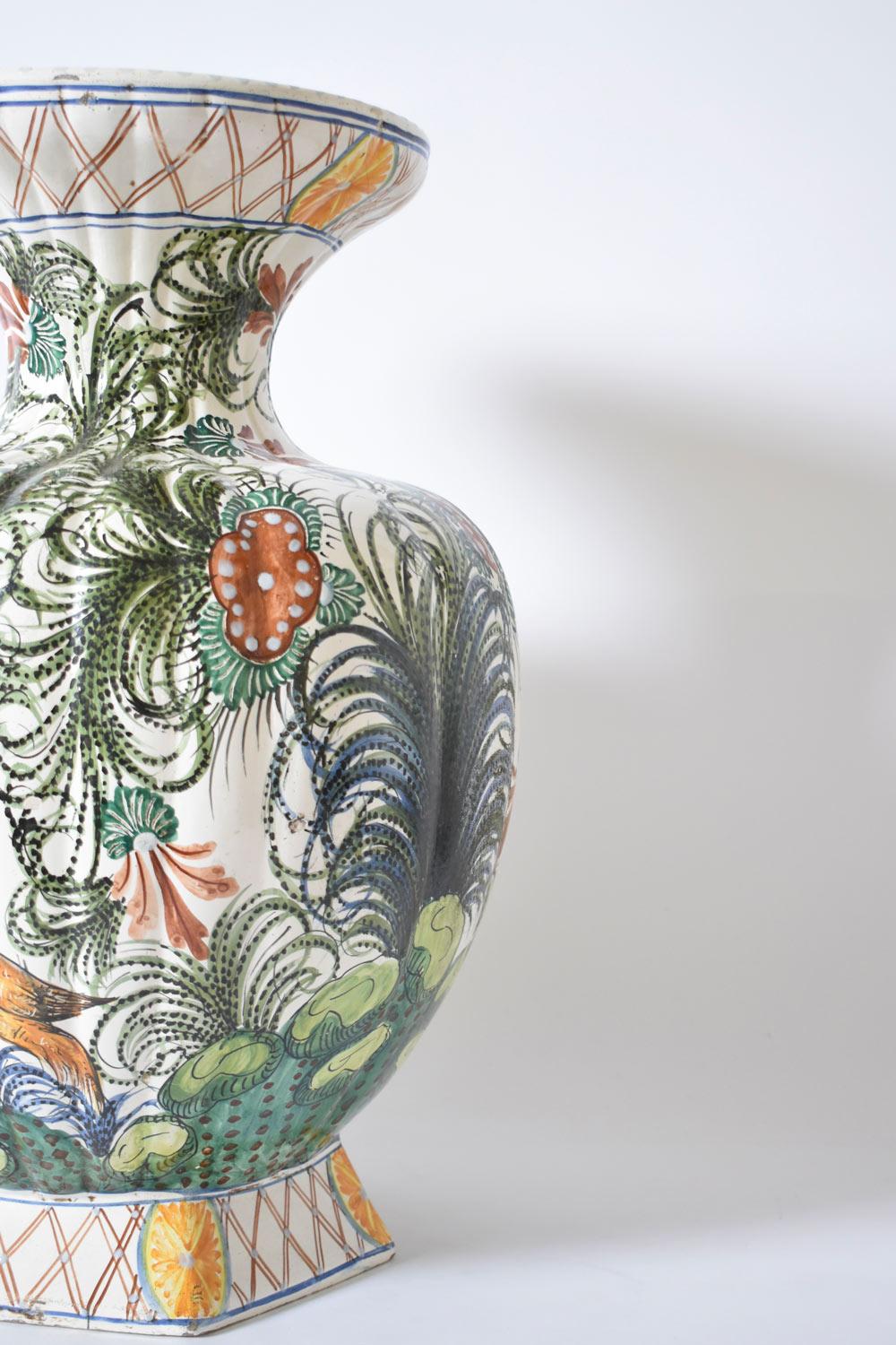 Große Keramikvase mit Papageienmuster, 1960er Jahre (Italienisch) im Angebot