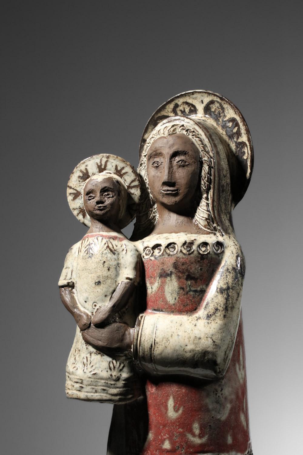 Large ceramic Virgin and Child by Jean Derval vallauris  In Good Condition For Sale In Lyon, FR