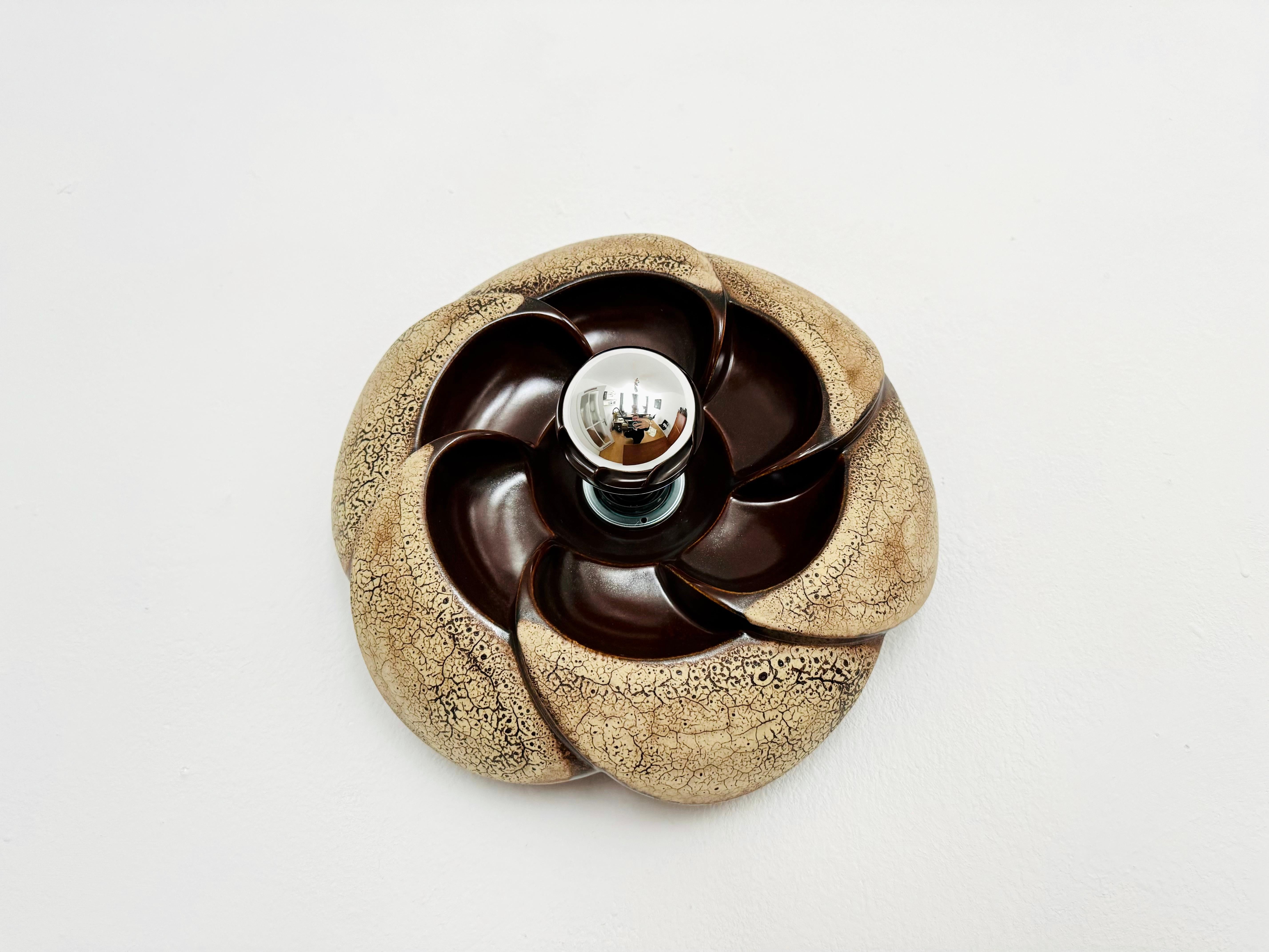 Mid-Century Modern Grande lampe murale en céramique en vente