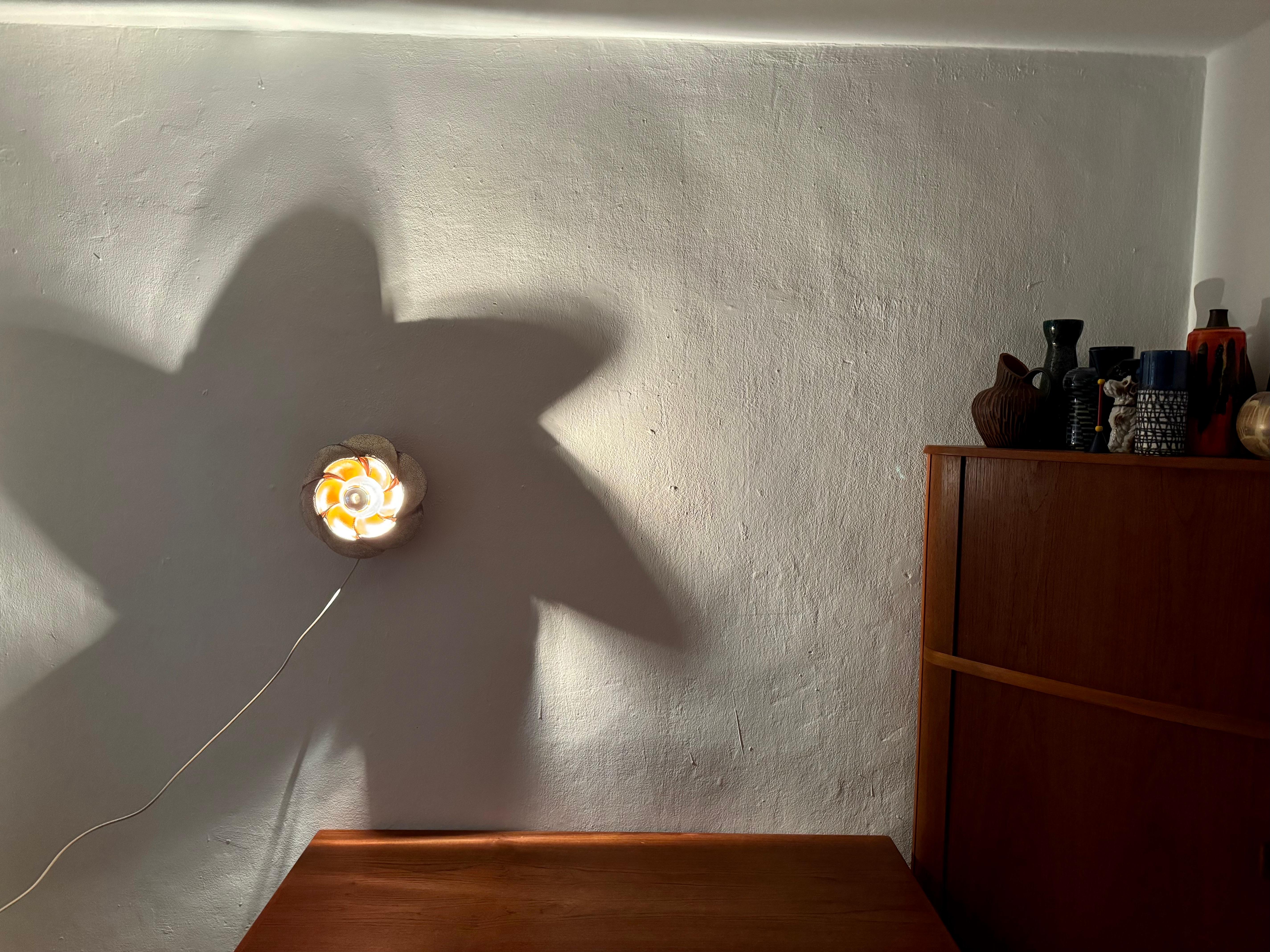 Grande lampe murale en céramique en vente 1