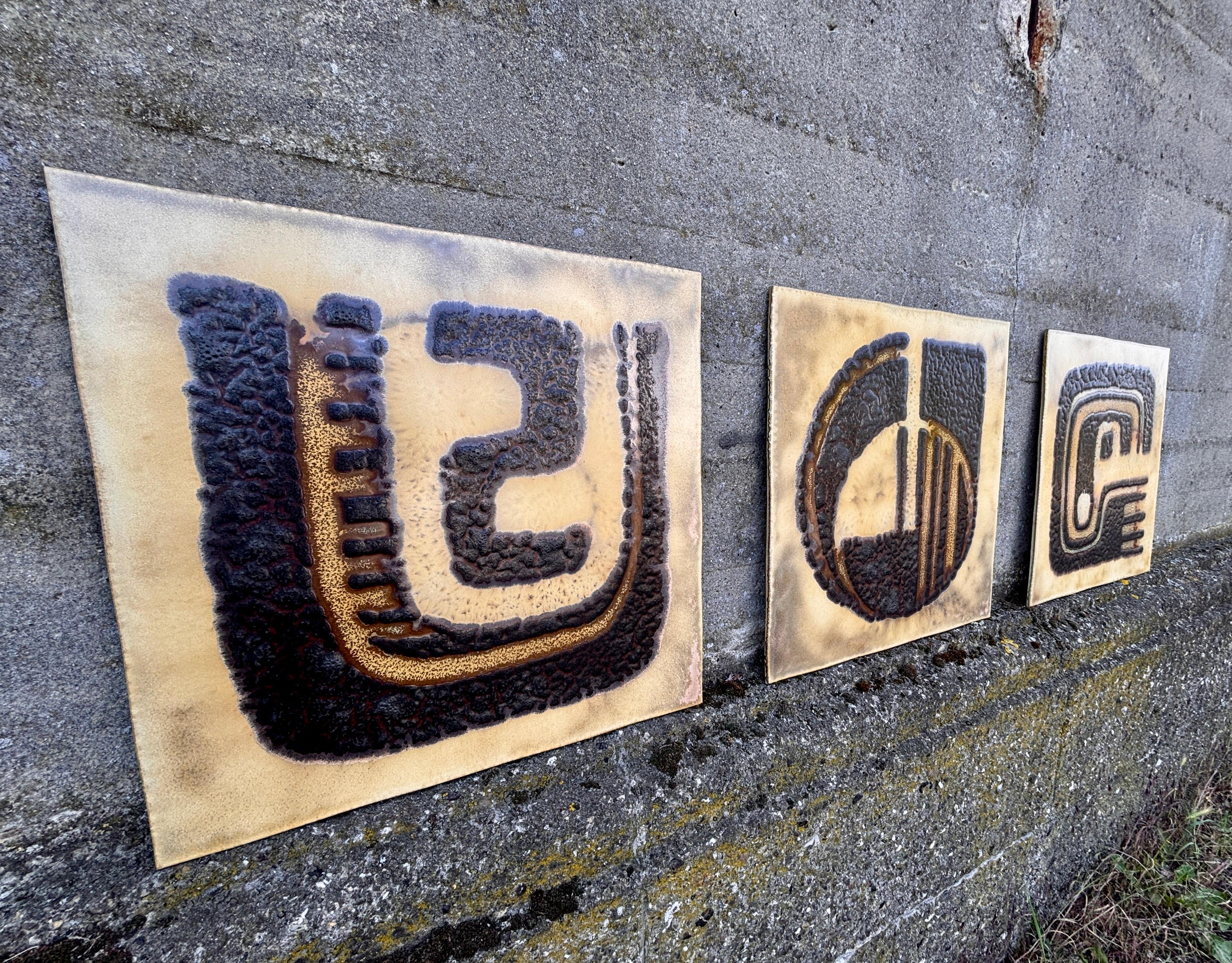 Large ceramic wall plaques from the 1970s (set) For Sale 8