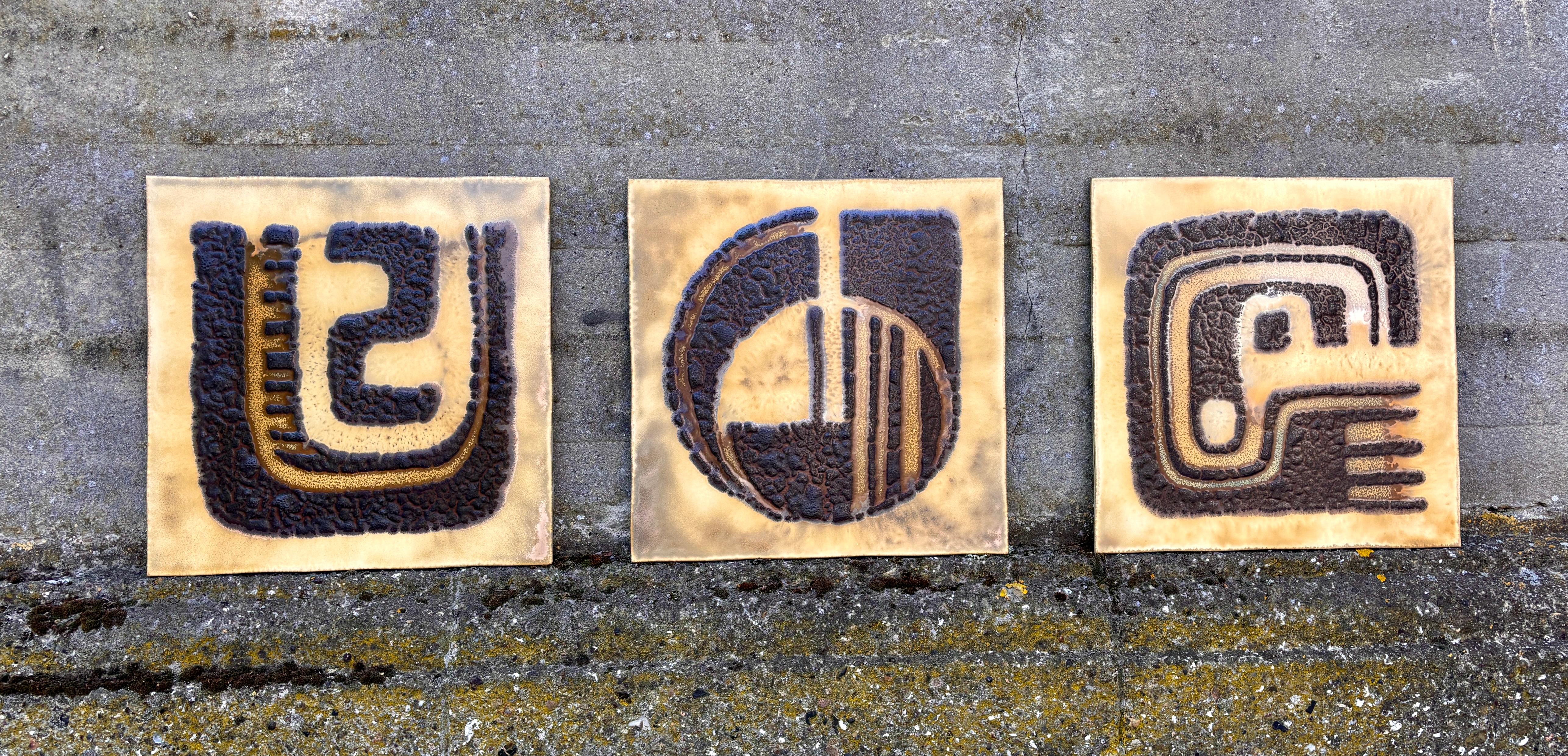 3 large ceramic wall plaques. Made in Germany in the 1970s.
These pieces were handmade and only produced in very limited numbers. The plaques showcase a modernist brutalist style.
This unique set allows you to create your own playful composition and