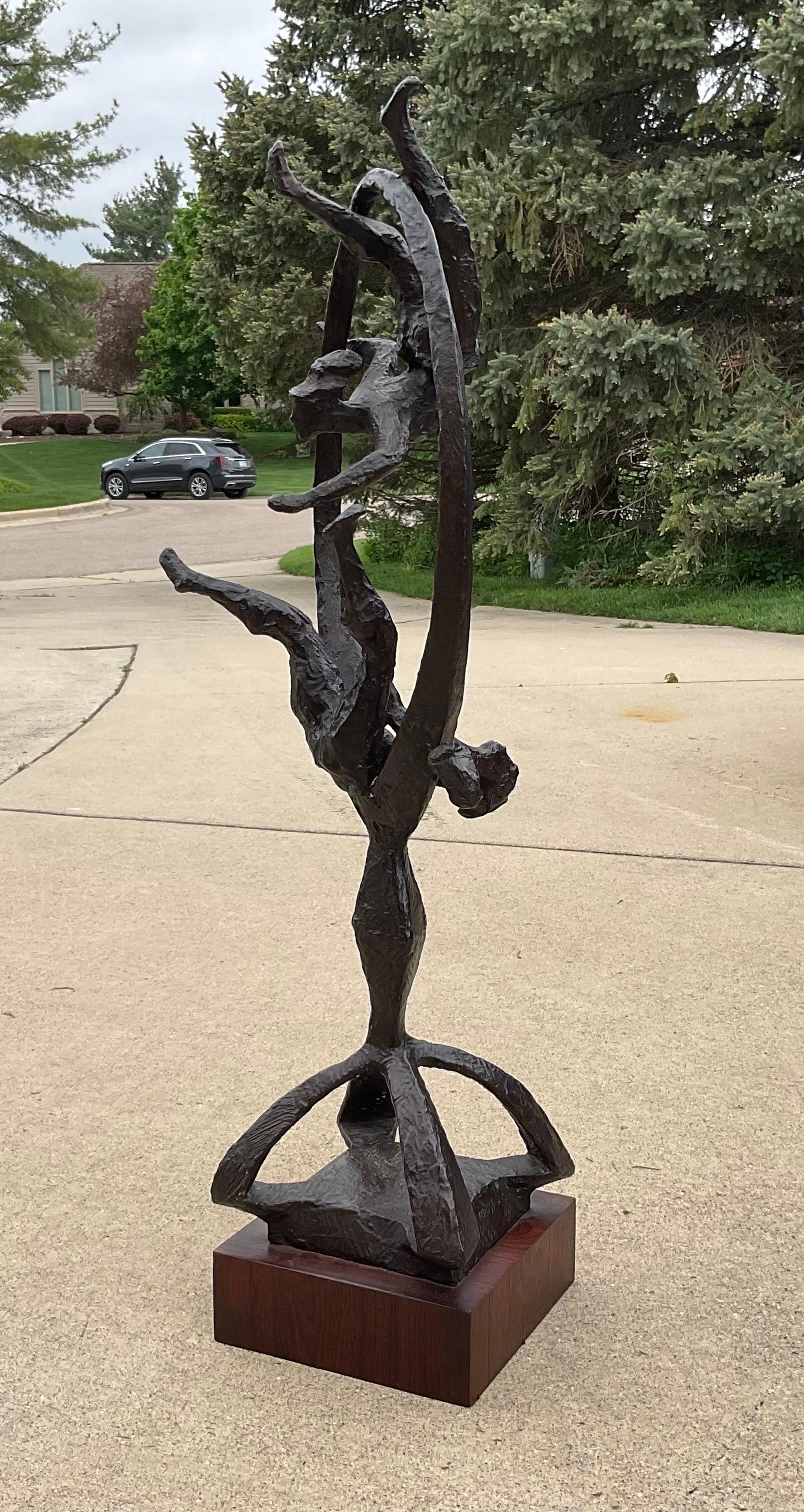 GRANDE Scultura in bronzo di Chaim Gross, grande acrobata, firmata e datata 1964. Questa scultura è la numero 5 di un'edizione molto ridotta di sei esemplari. 