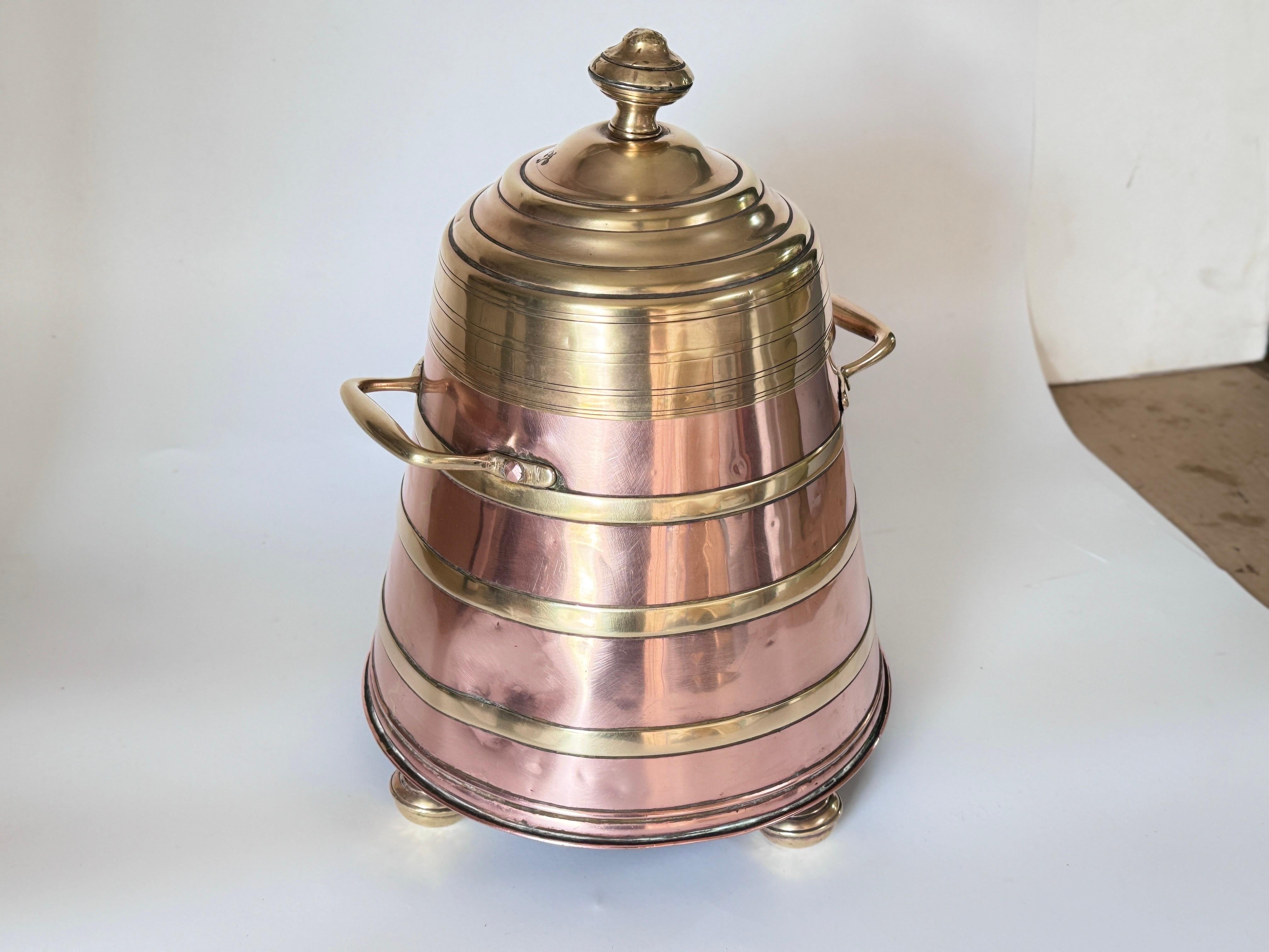 Large Champagne Bucket or Pot Brass and Cooper Deutch 19th Century In Good Condition For Sale In Auribeau sur Siagne, FR