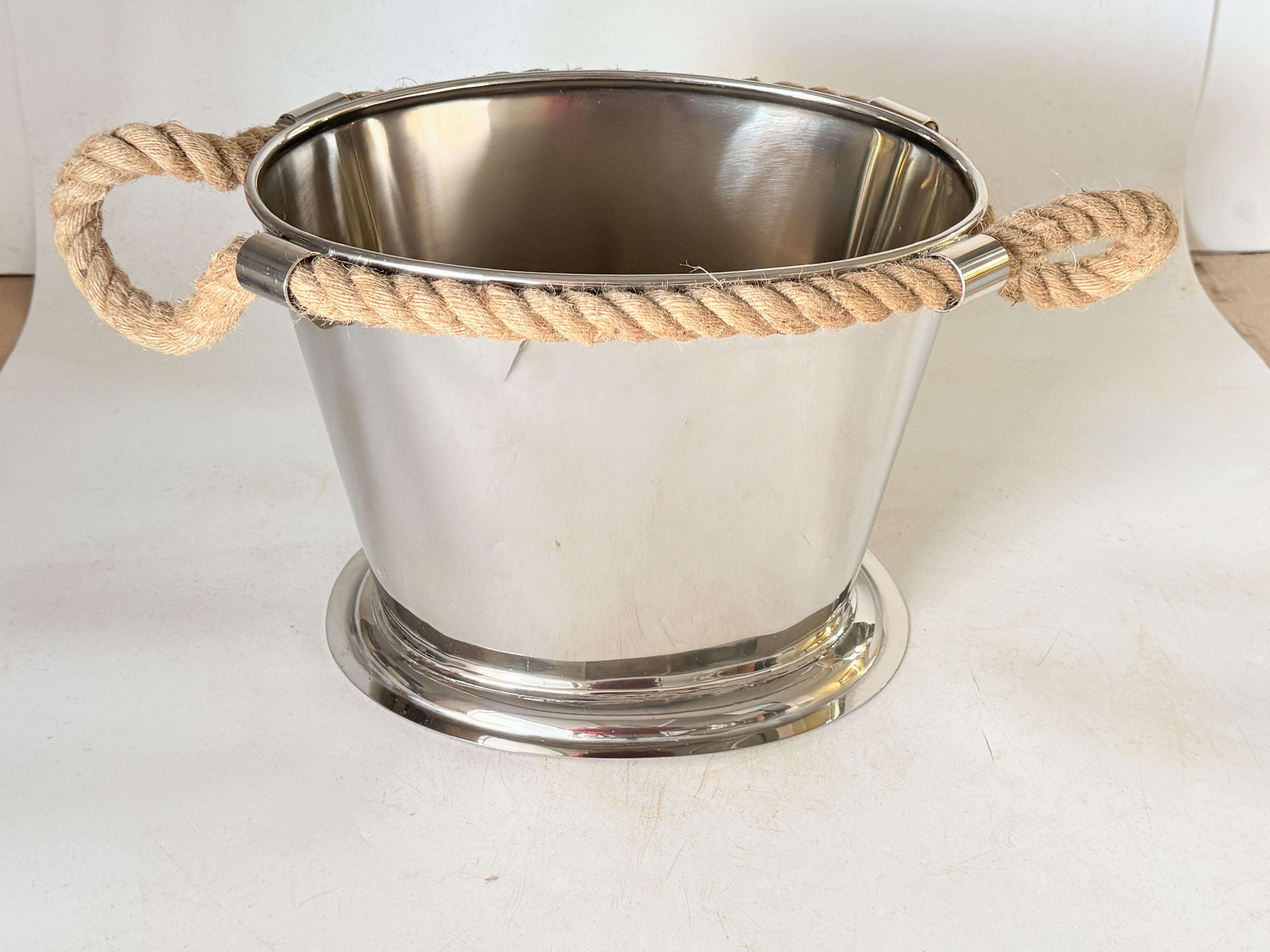 Late 20th Century Large Champagne Bucket with Rope Handles high quality in Chrome Silver Color For Sale