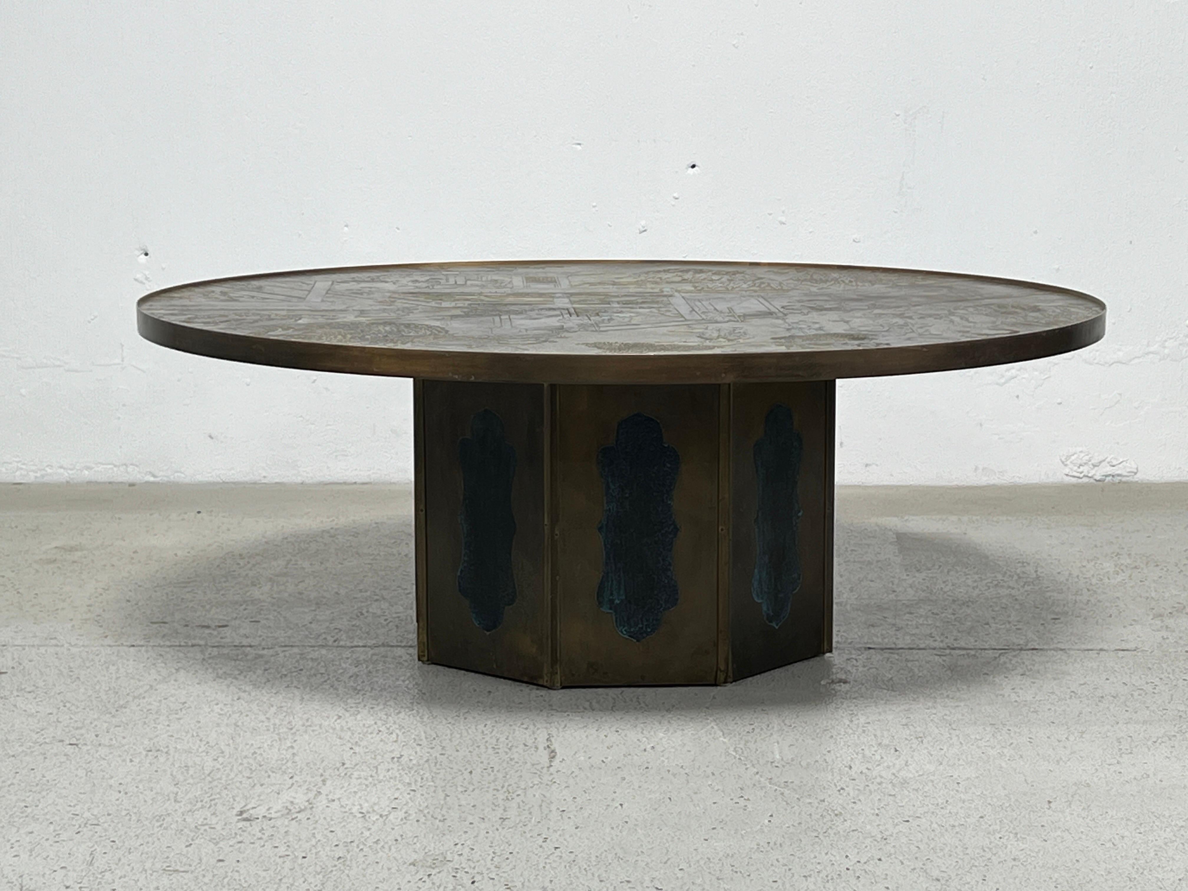 Une grande et impressionnante table basse en bronze et étain A-CHAN conçue par Philips et Kelvin Laverne.