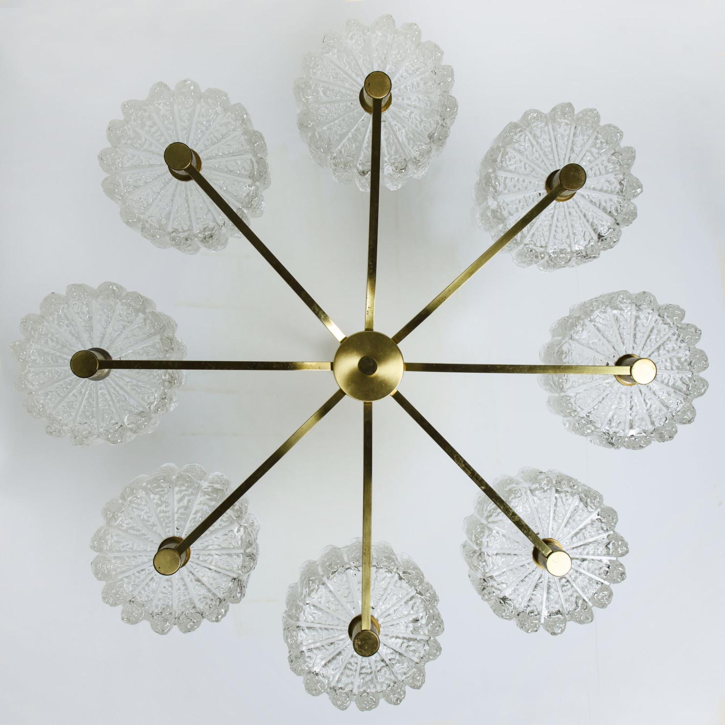 Large Chandelier 8 Icicle Glass Shades and Brass, circa 1960s For Sale 12