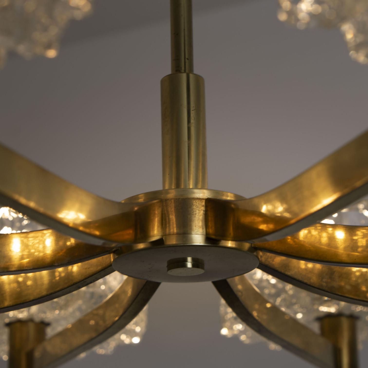 Mid-20th Century Large Chandelier 8 Icicle Glass Shades and Brass, circa 1960s For Sale