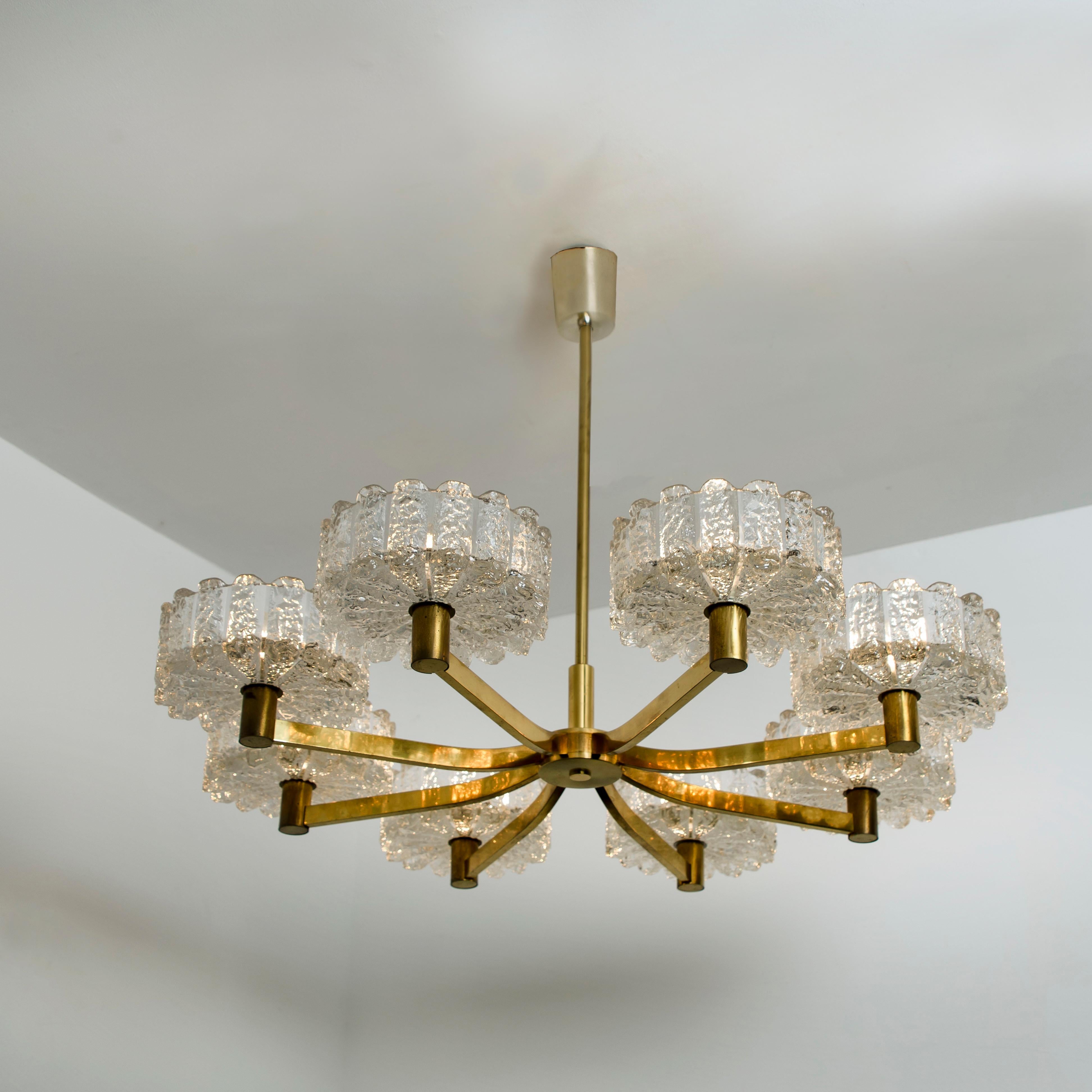 Mid-Century Modern Large Chandelier 8 Icicle Glass Shades and Brass, Doria, circa 1960s
