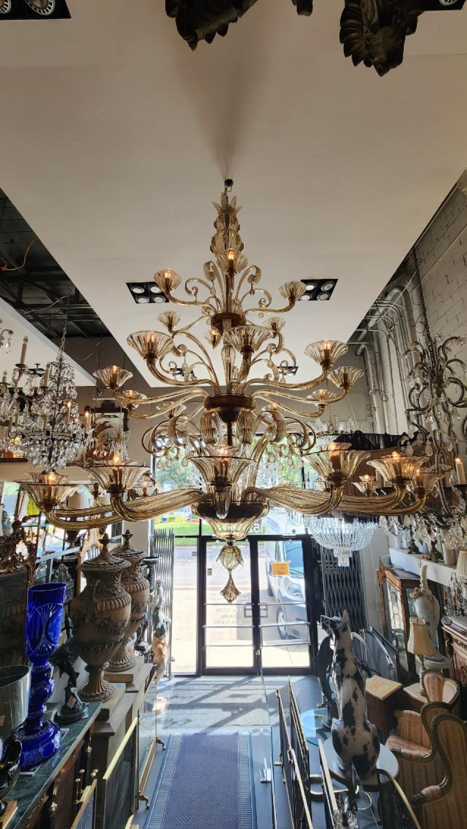 Grande lampadario in vetro veneziano in stile Barovier&Toso in vendita 3