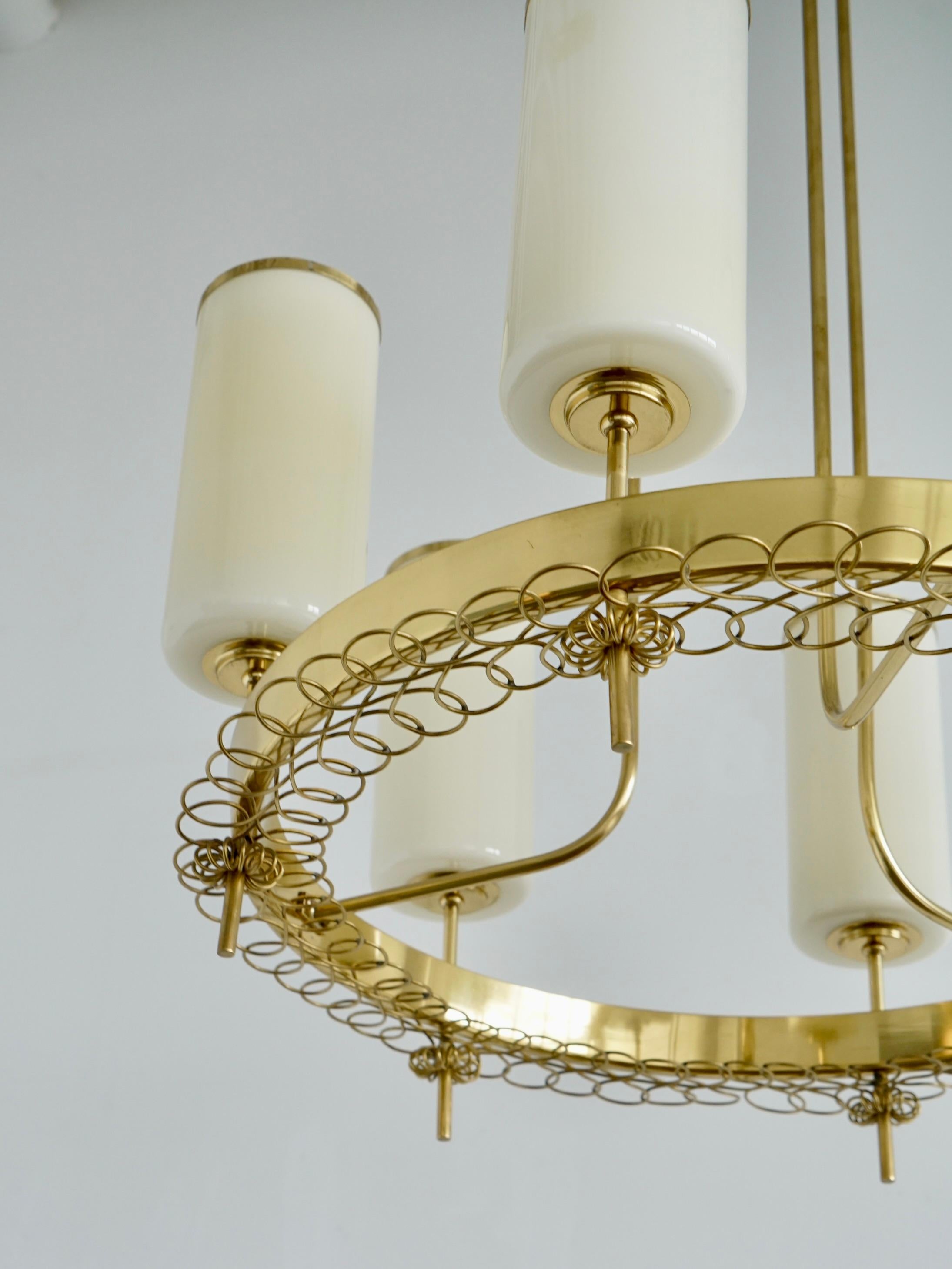 Ottone Grande lampadario di Paavo Tynell per Taito in vendita