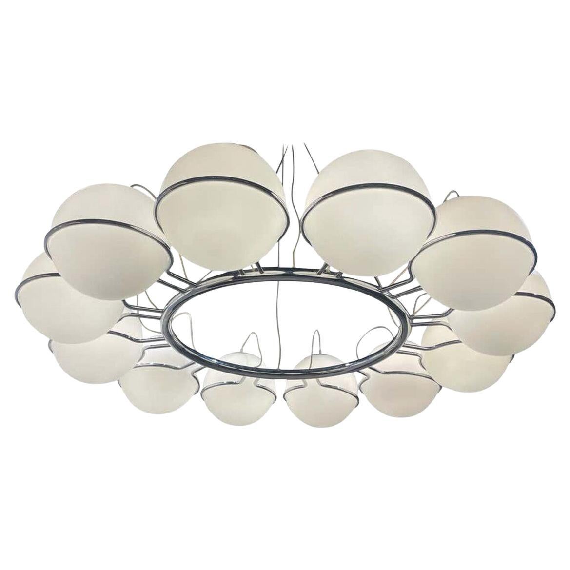 Grande lampadario, vetro e metallo, Italia, anni
70