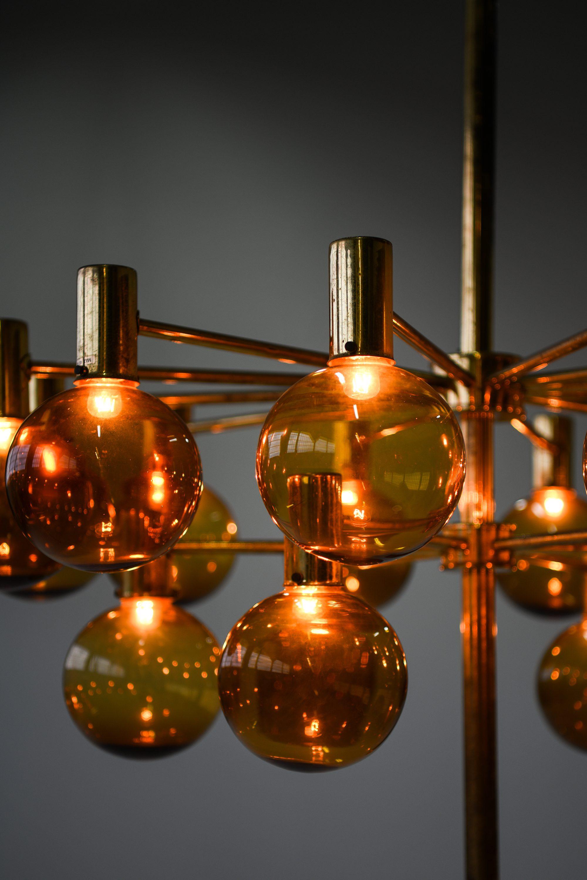 Large Chandelier in Brass and Amber Glass by Hans-Agne Jakobsson, 1950's For Sale 2