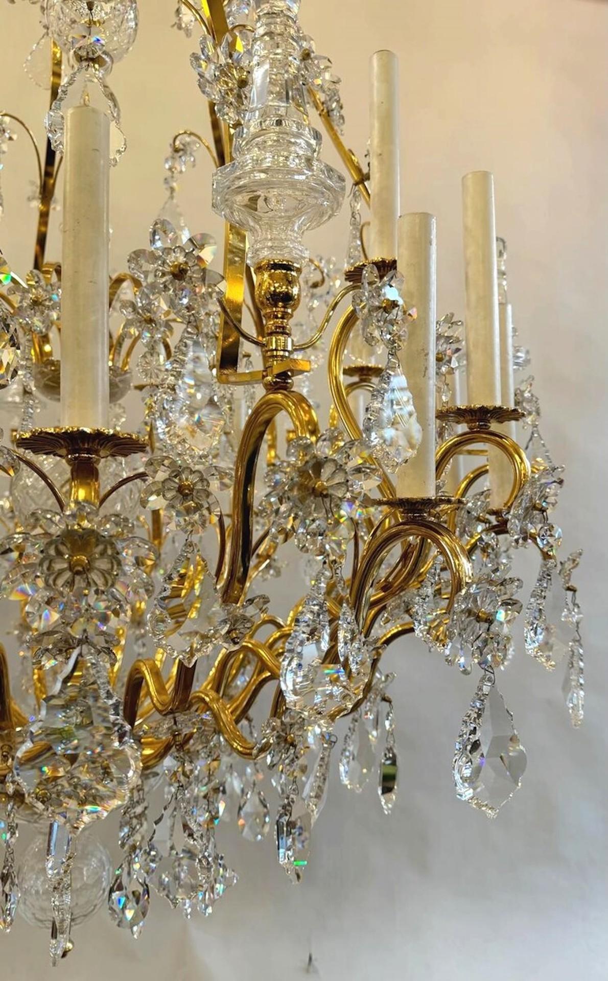 Large Chandelier In Gilded Bronze And Palwa Crystal - 24 Lights - Circa 1980 For Sale 5