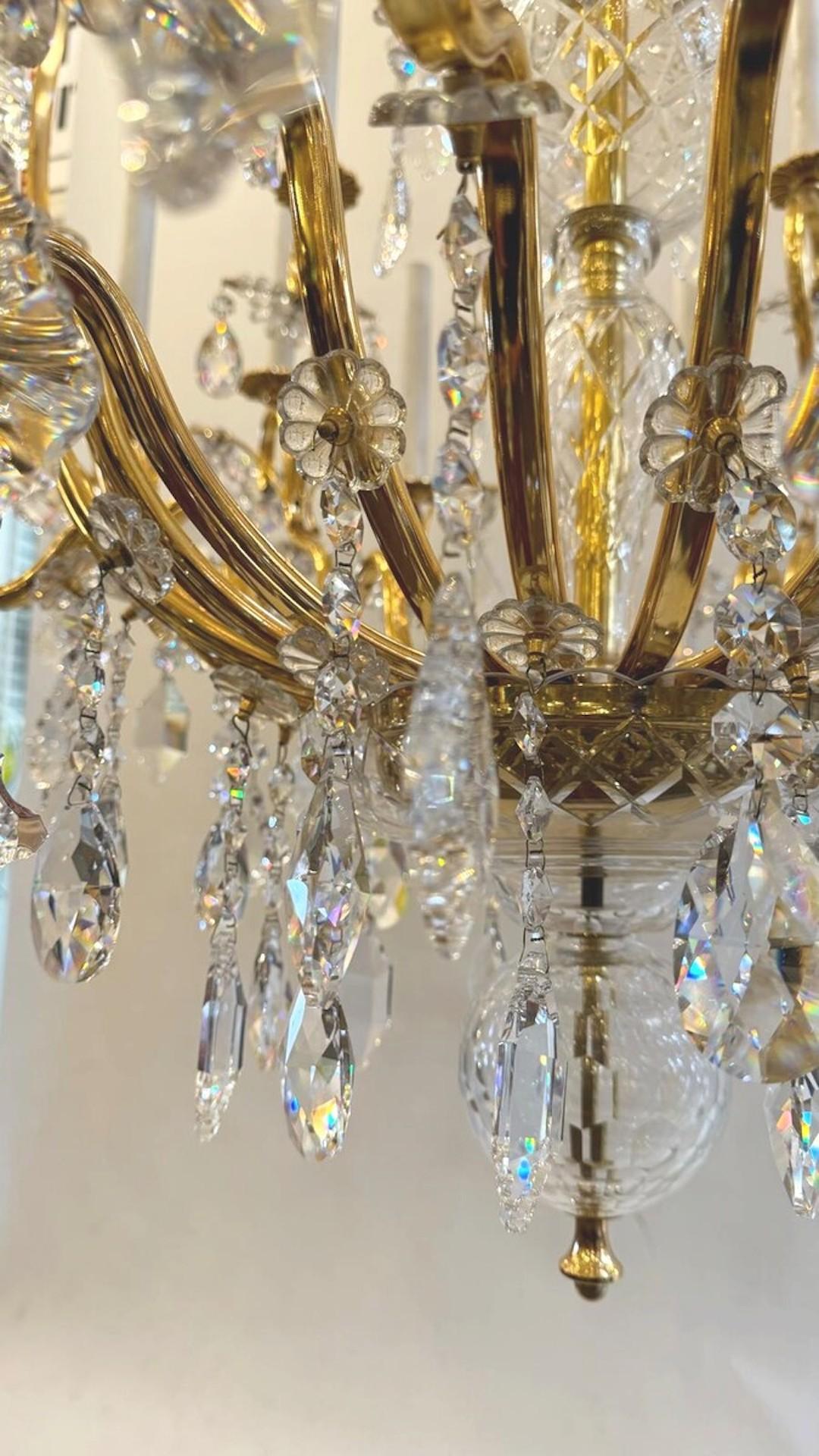 Large Chandelier In Gilded Bronze And Palwa Crystal - 24 Lights - Circa 1980 For Sale 6